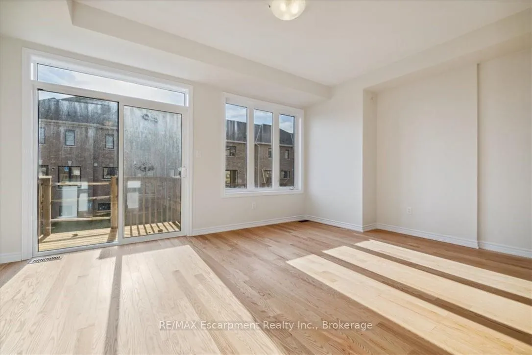 Photo 17 of 1396 National Common, Burlington, Tyandaga — HOMEH