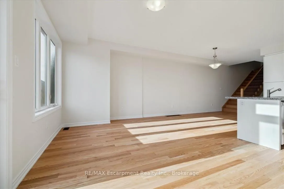 Photo 18 of 1396 National Common, Burlington, Tyandaga — HOMEH