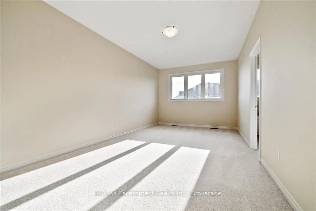 Photo 20 of 1396 National Common, Burlington, Tyandaga — HOMEH