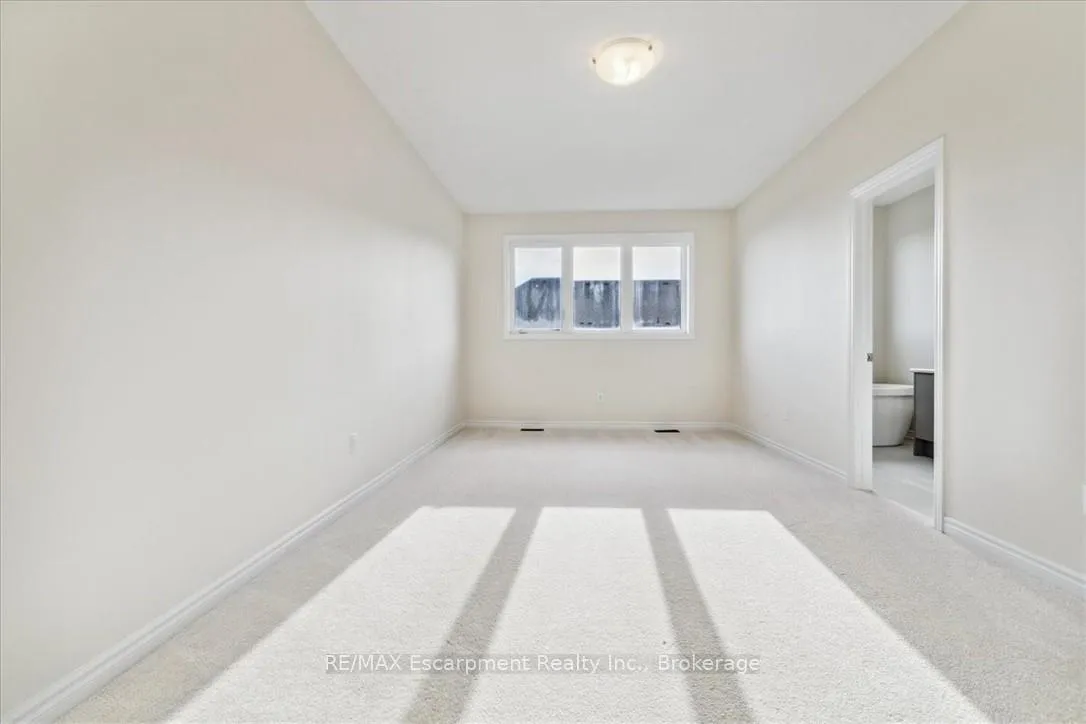 Photo 21 of 1396 National Common, Burlington, Tyandaga — HOMEH