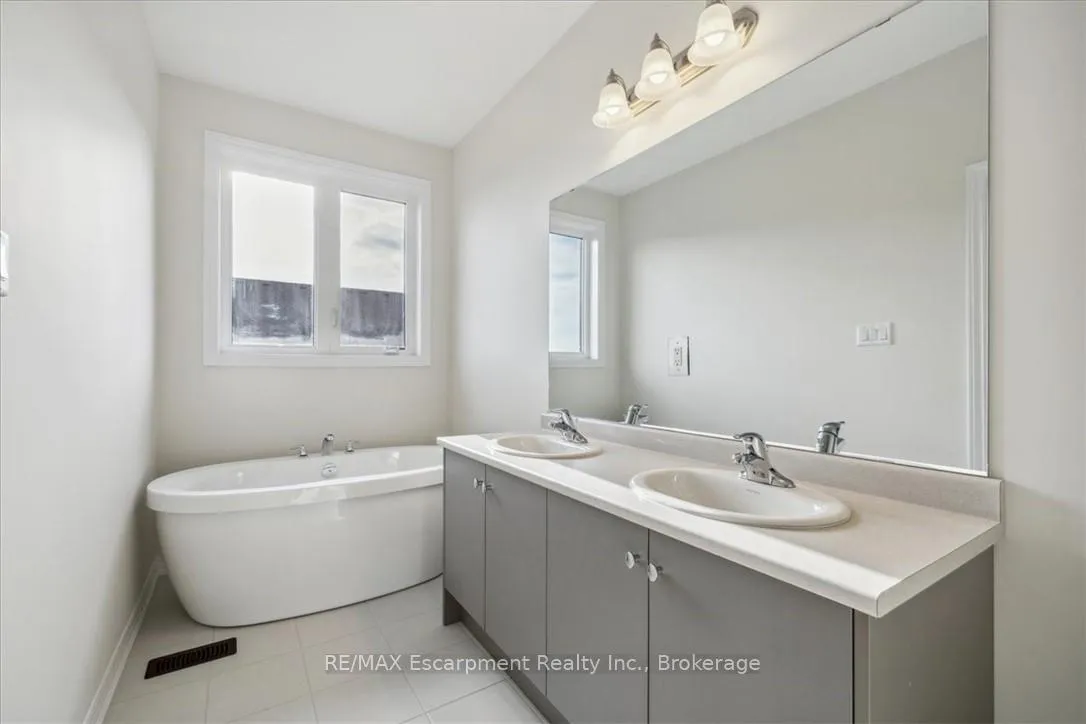 Photo 22 of 1396 National Common, Burlington, Tyandaga — HOMEH