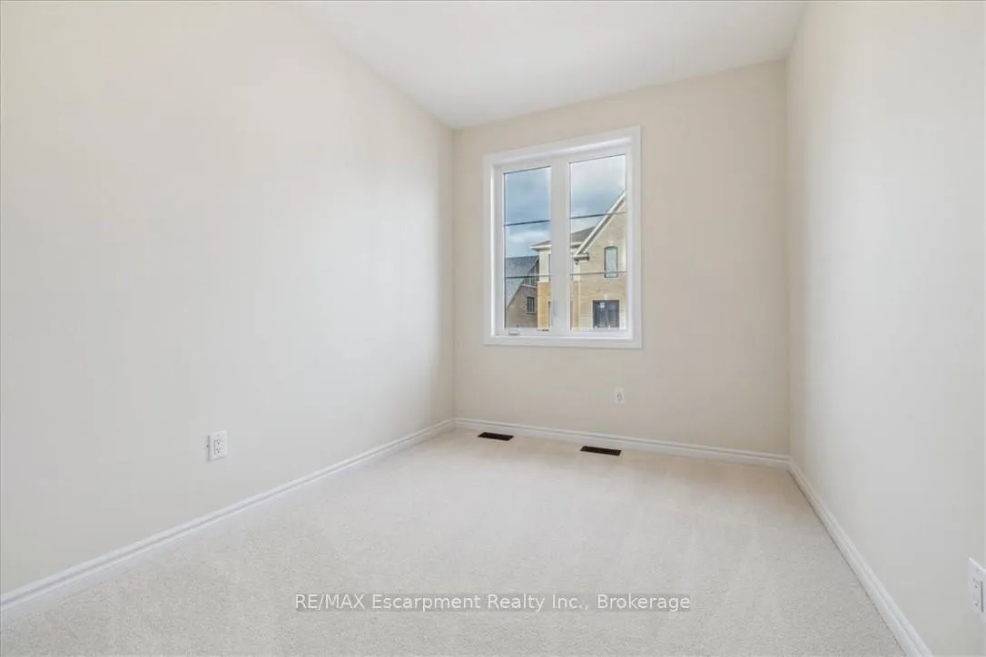 Photo 24 of 1396 National Common, Burlington, Tyandaga — HOMEH