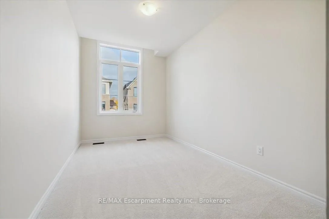 Photo 26 of 1396 National Common, Burlington, Tyandaga — HOMEH