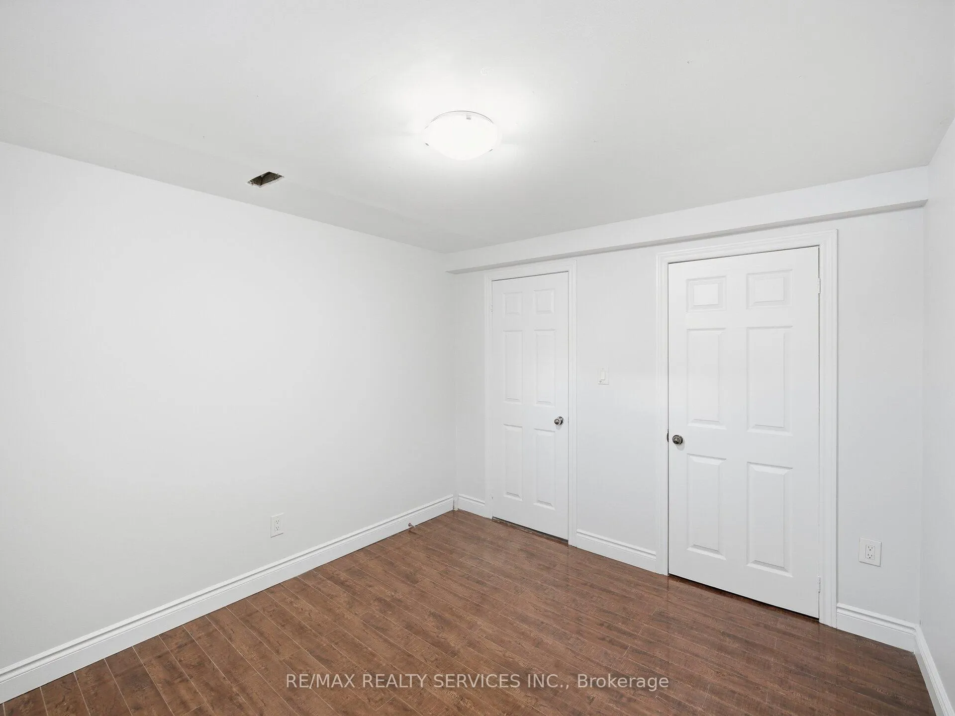 Photo 13 of Unit LOWER, 8 Deerpark Crescent S, Brampton, Brampton West — HOMEH