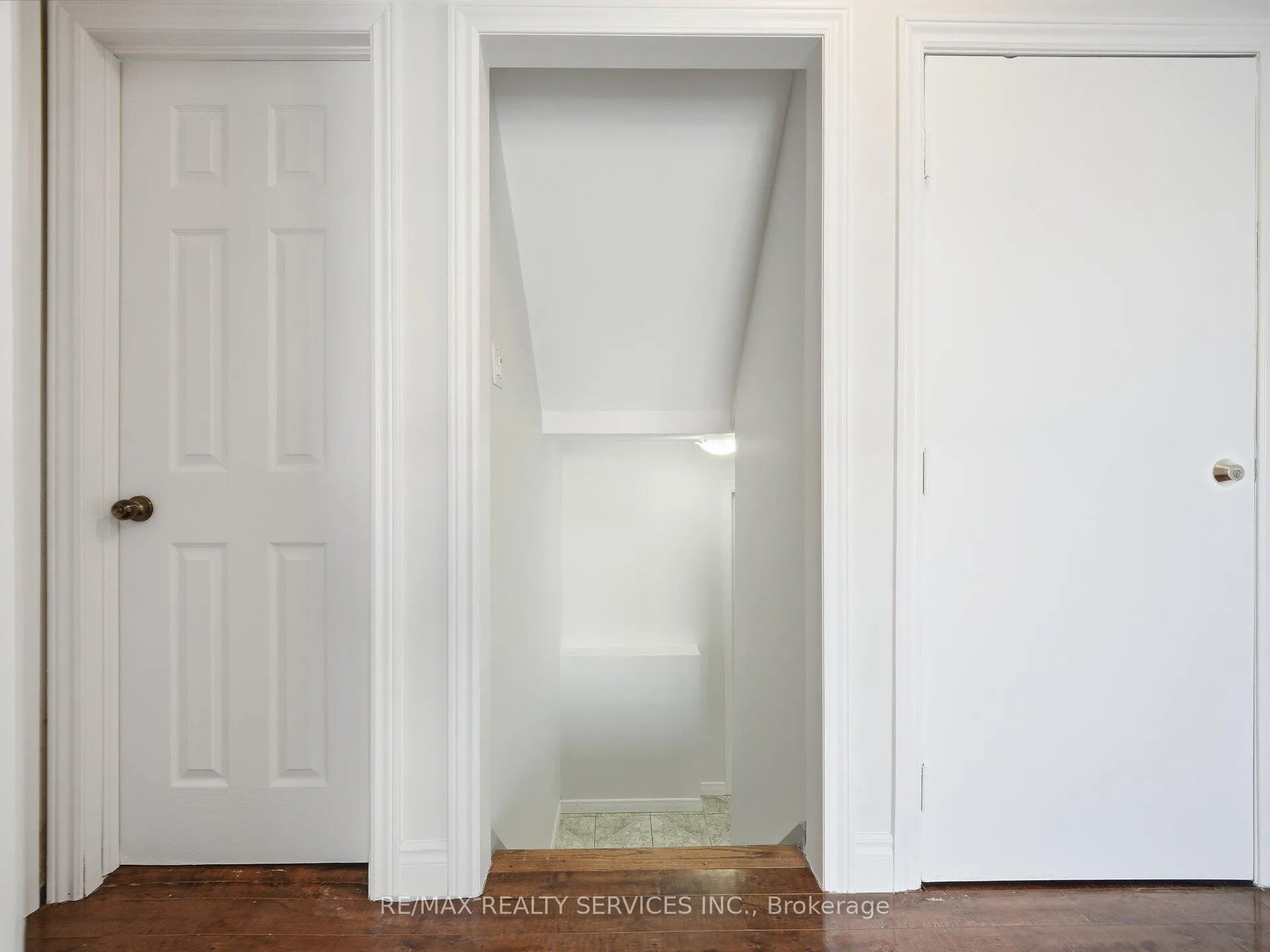 Photo 16 of Unit LOWER, 8 Deerpark Crescent S, Brampton, Brampton West — HOMEH