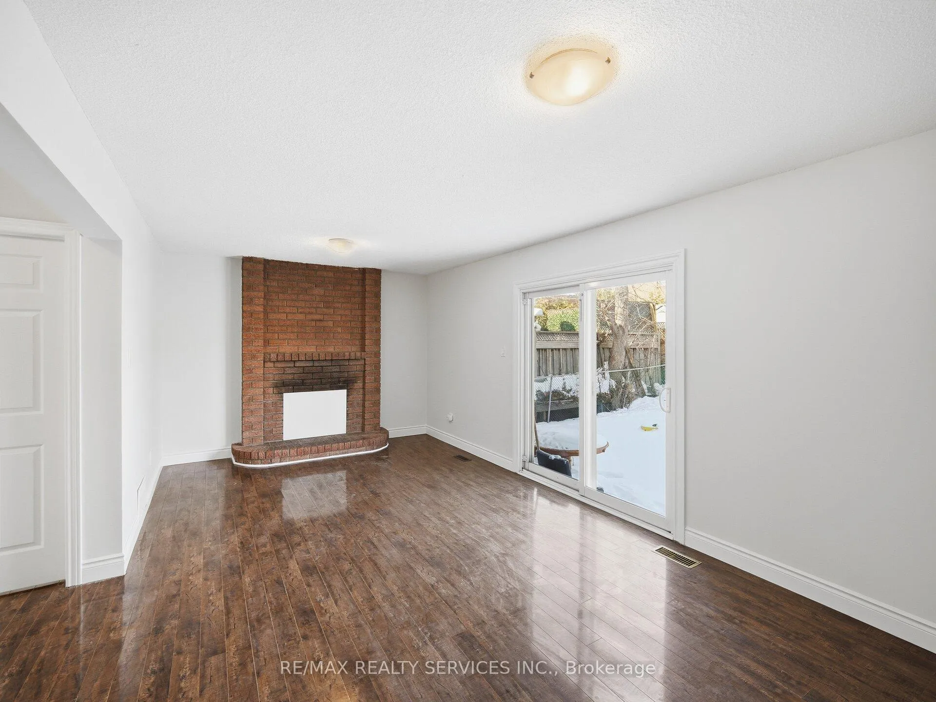 Photo 19 of Unit LOWER, 8 Deerpark Crescent S, Brampton, Brampton West — HOMEH