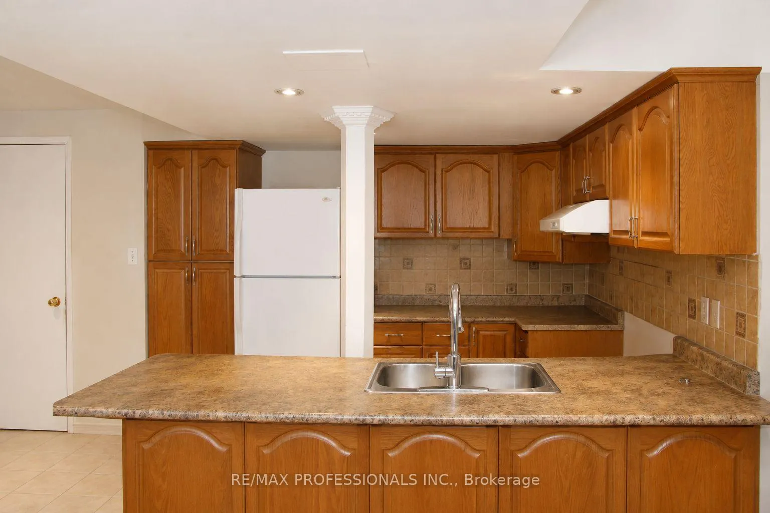 Photo 5 of Unit Basement, 67 Whistler Court, Markham, Milliken Mills West — HOMEH