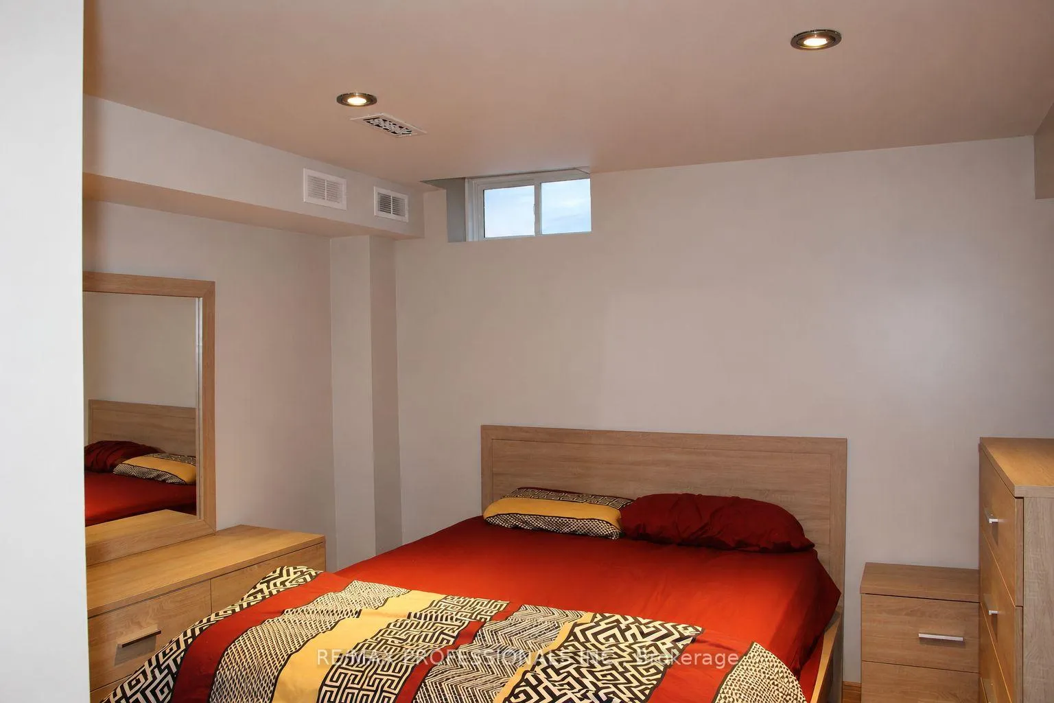 Photo 6 of Unit Basement, 67 Whistler Court, Markham, Milliken Mills West — HOMEH
