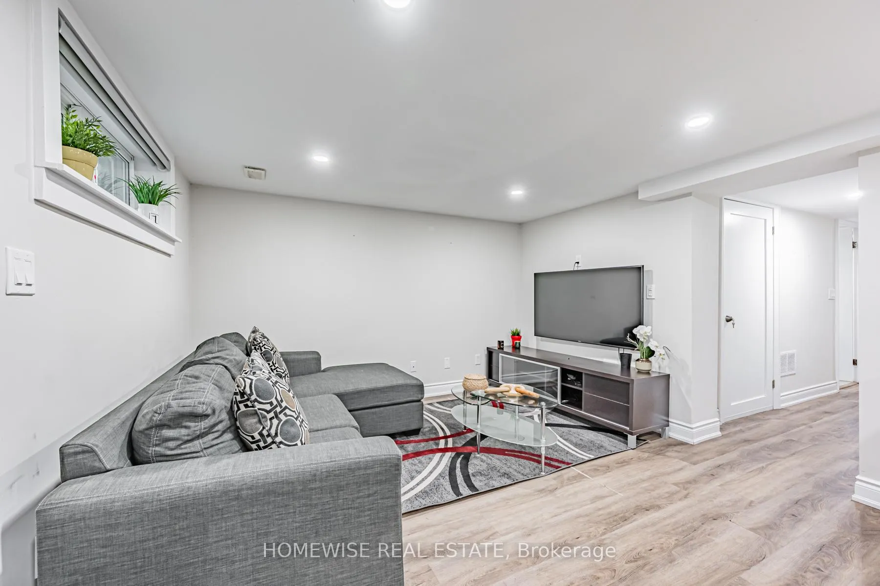Photo 3 of Unit Lower, 68 Fairleigh Crescent, Toronto, Forest Hill North — HOMEH