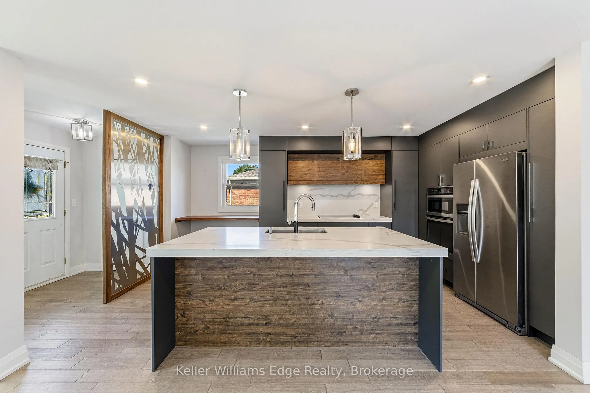 Photo 1 of Unit Upper, 2300 Wagner Crescent, Burlington, Brant — HOMEH