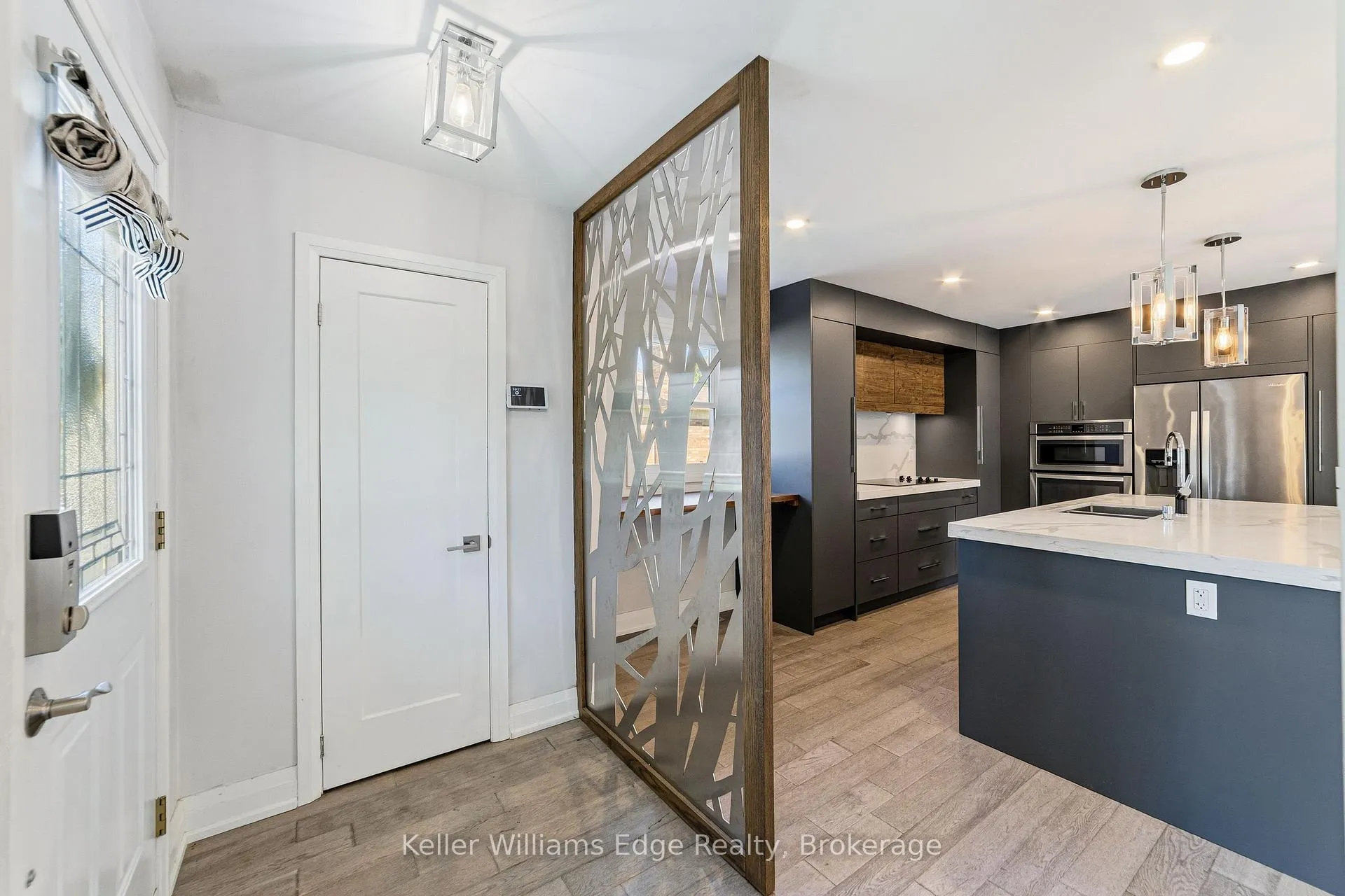 Photo 4 of Unit Upper, 2300 Wagner Crescent, Burlington, Brant — HOMEH