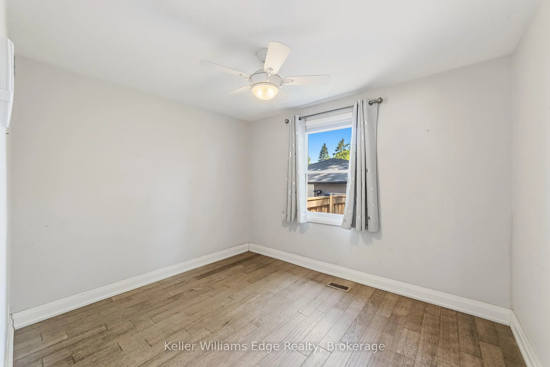 Photo 11 of Unit Upper, 2300 Wagner Crescent, Burlington, Brant — HOMEH
