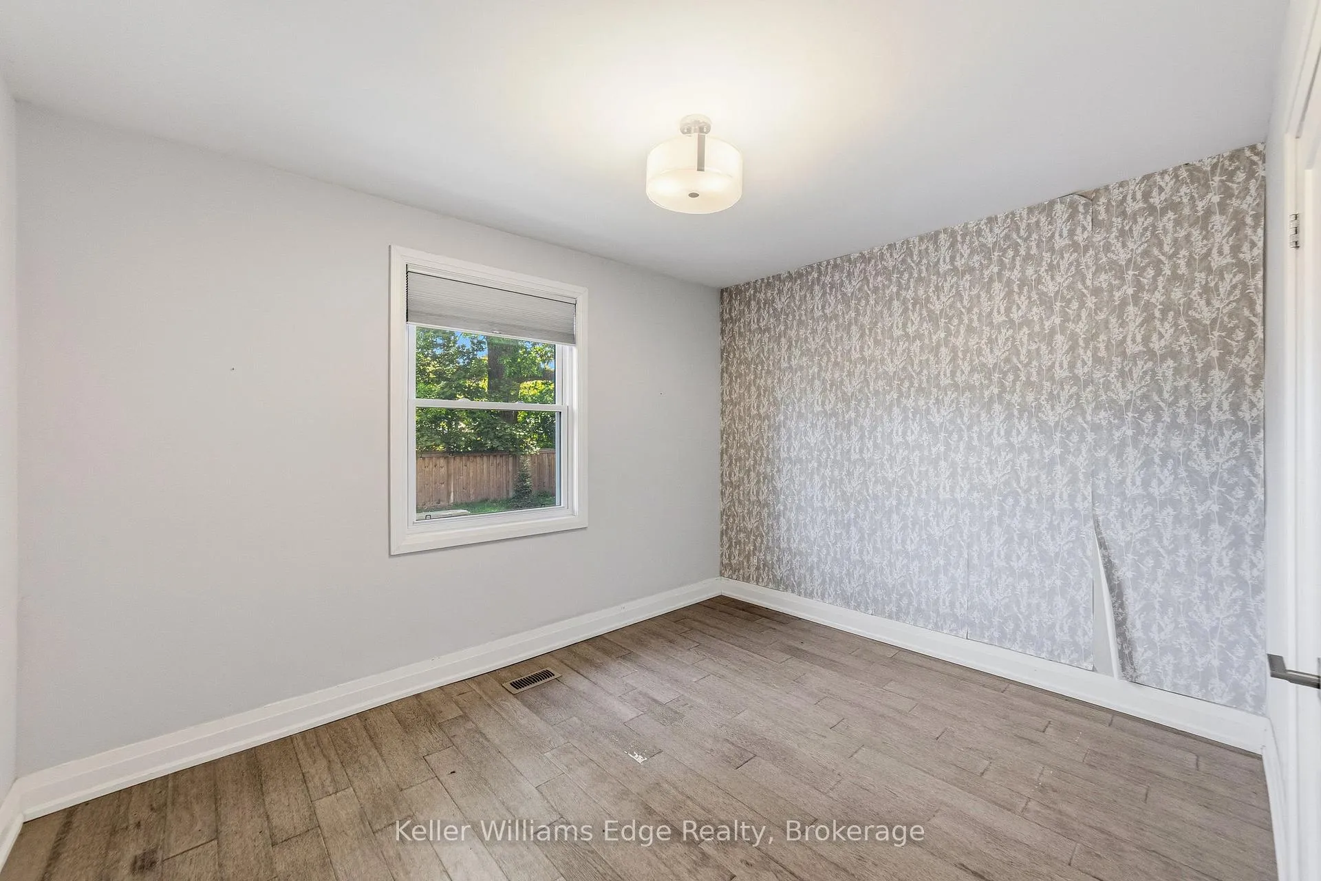 Photo 16 of Unit Upper, 2300 Wagner Crescent, Burlington, Brant — HOMEH