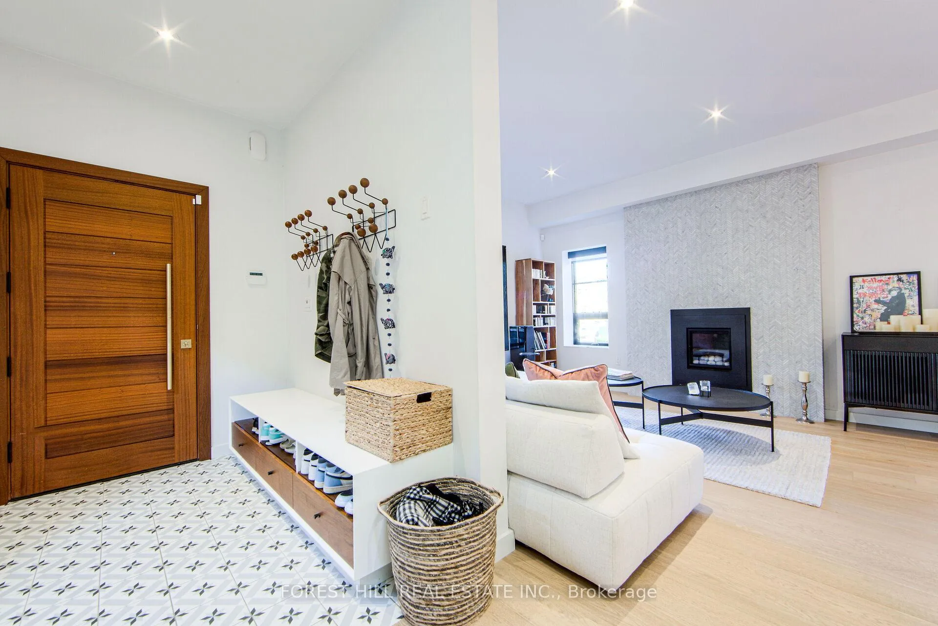 Photo 6 of 257 Manor Road E, Toronto, Mount Pleasant East — HOMEH