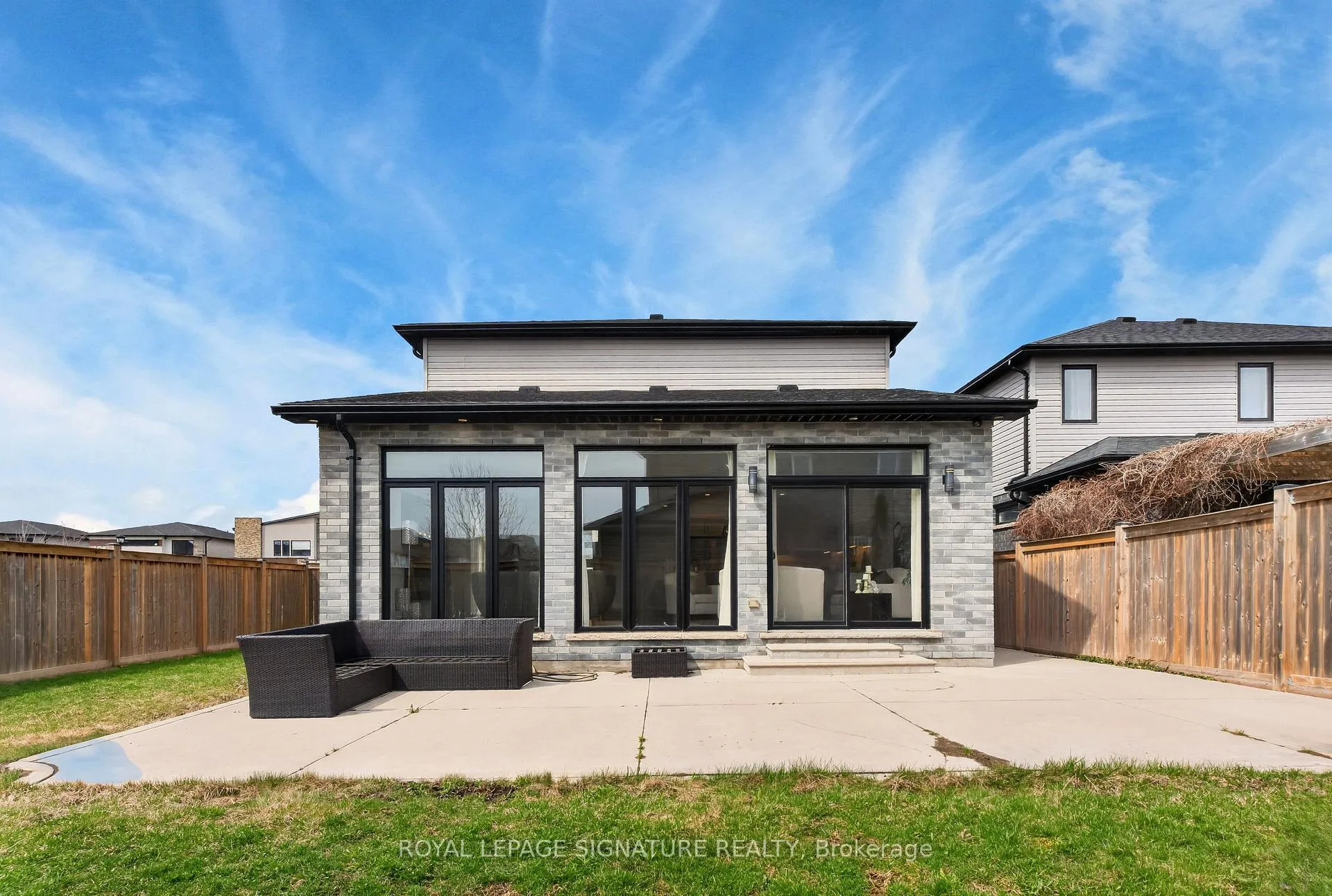 Photo 1 of 2147 Wateroak Drive, London, North S — HOMEH