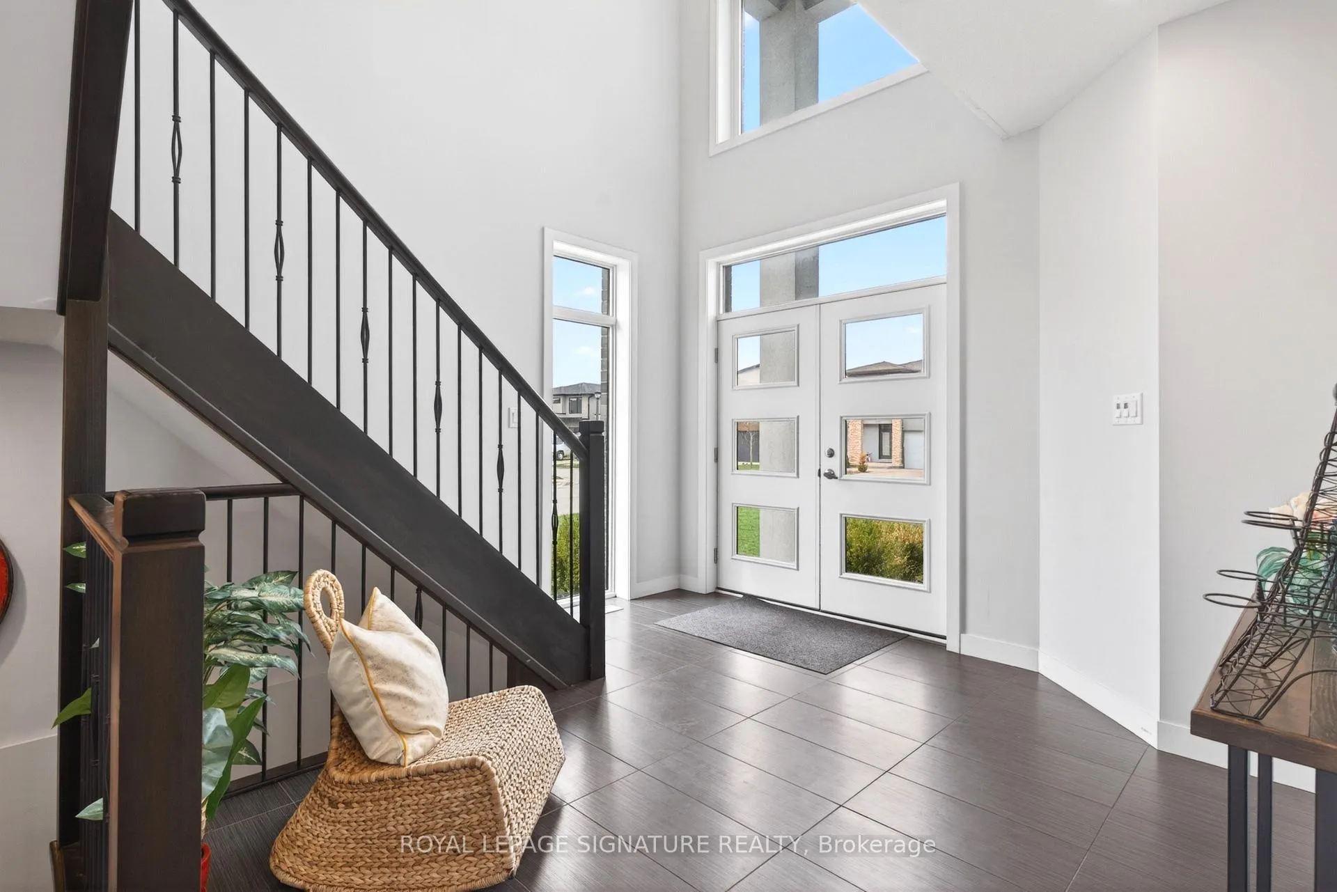Photo 7 of 2147 Wateroak Drive, London, North S — HOMEH