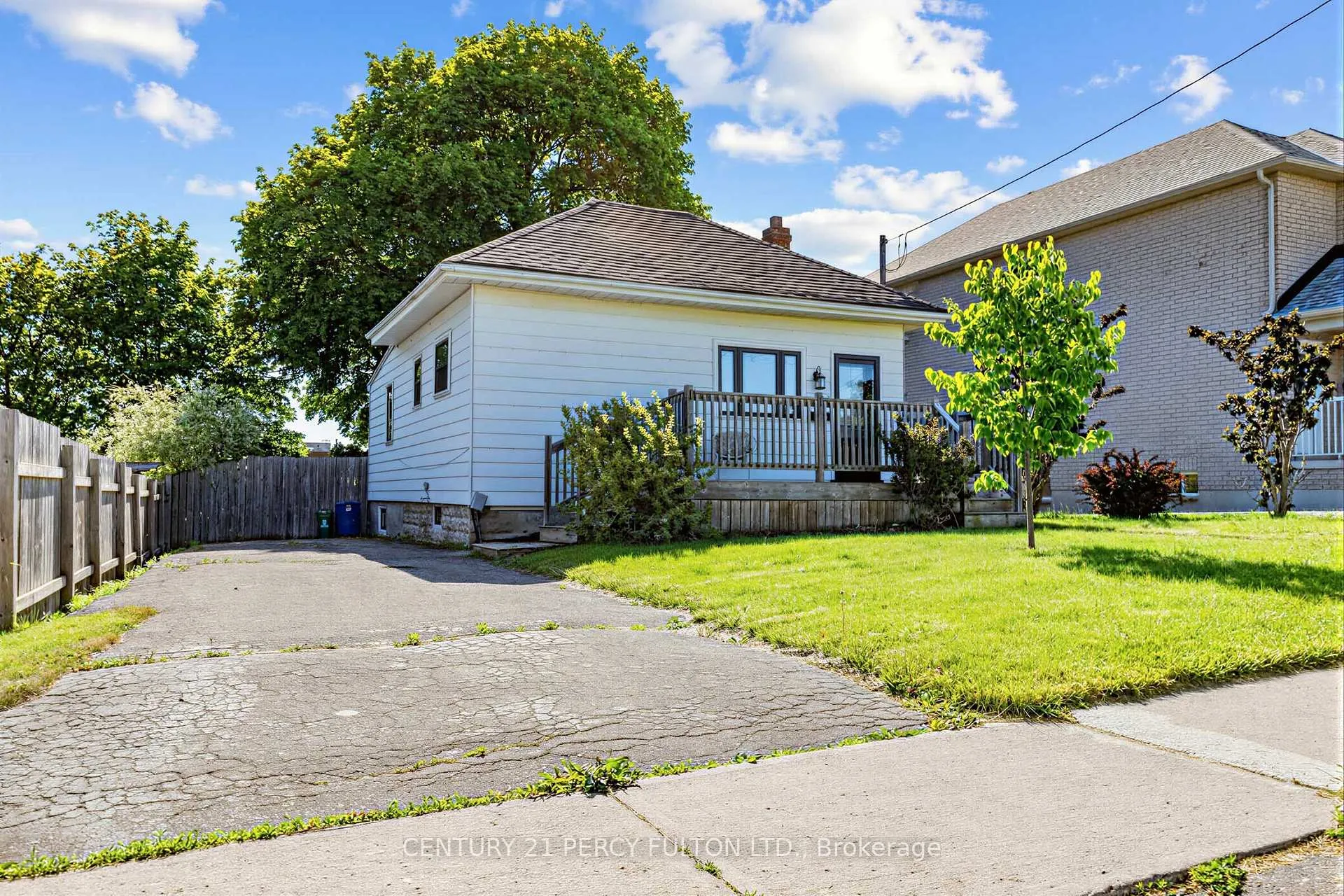 Photo 2 of 22 Westmount Street, Oshawa, Vanier — HOMEH