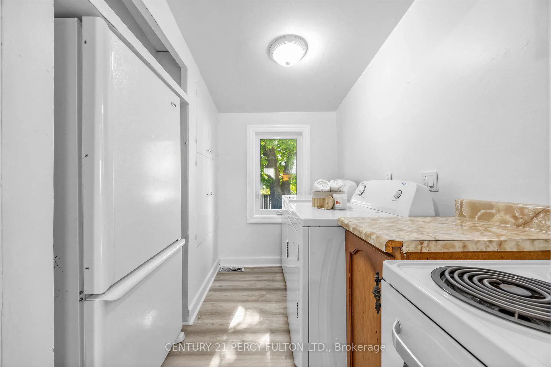 Photo 10 of 22 Westmount Street, Oshawa, Vanier — HOMEH