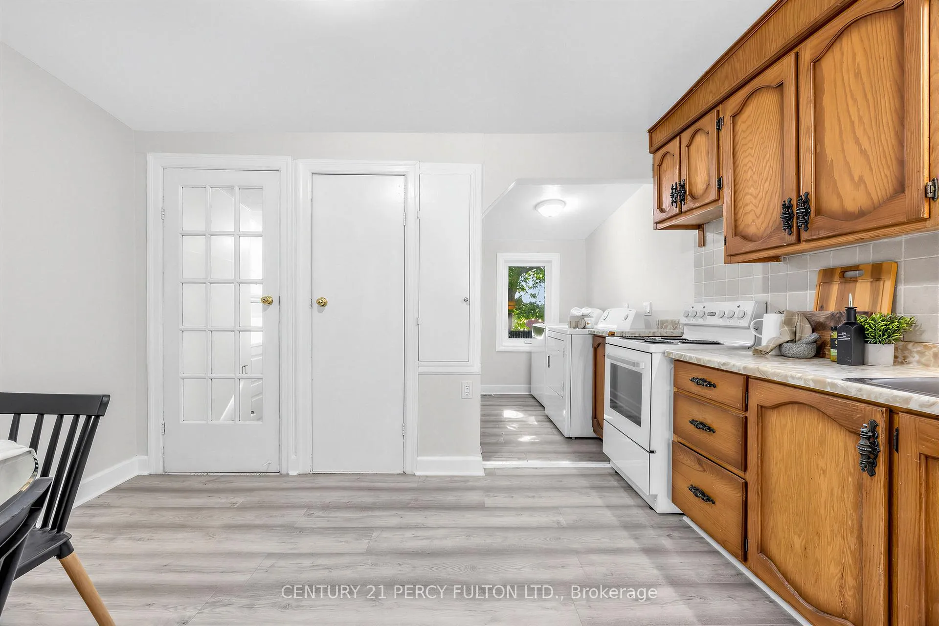 Photo 12 of 22 Westmount Street, Oshawa, Vanier — HOMEH