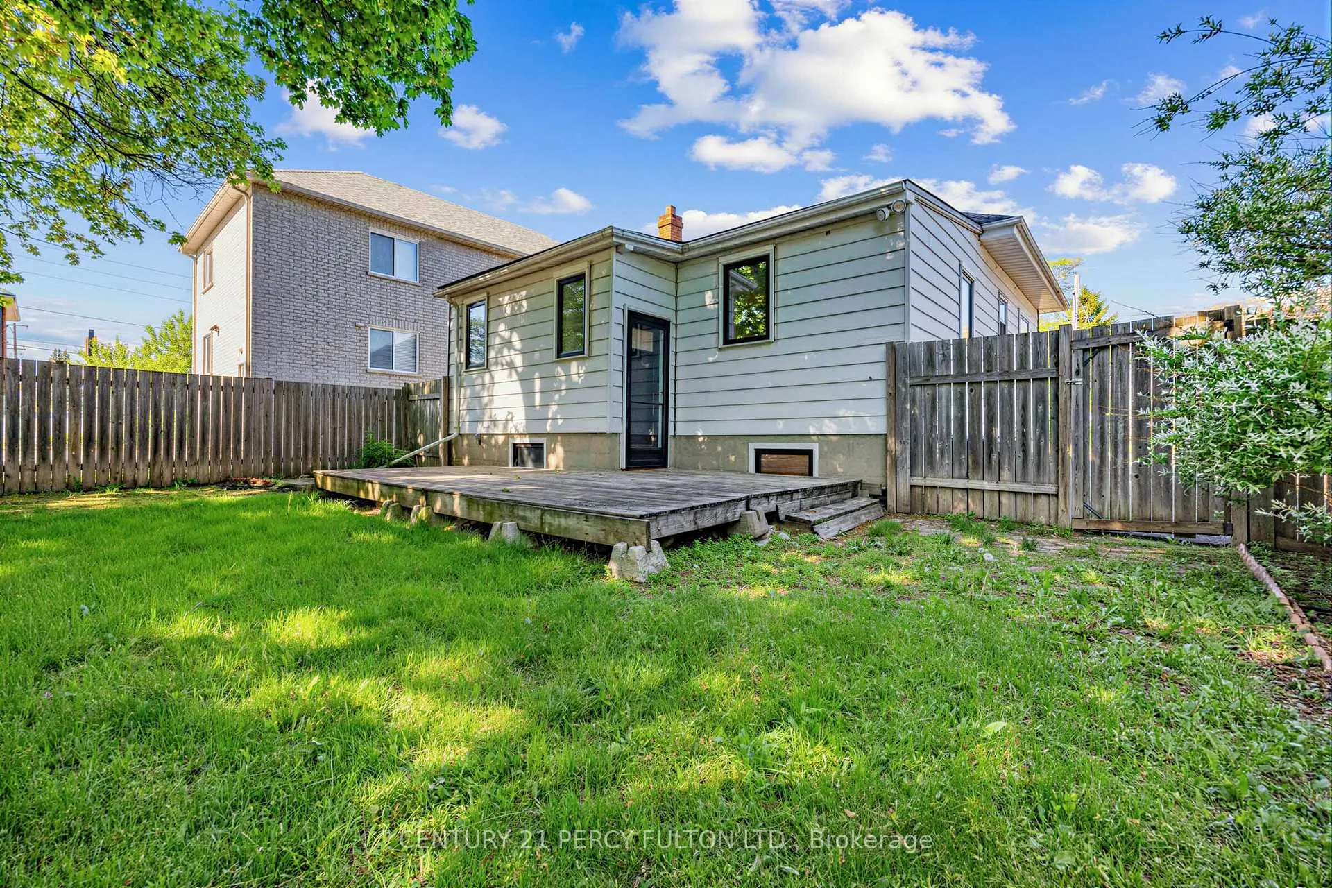 Photo 25 of 22 Westmount Street, Oshawa, Vanier — HOMEH