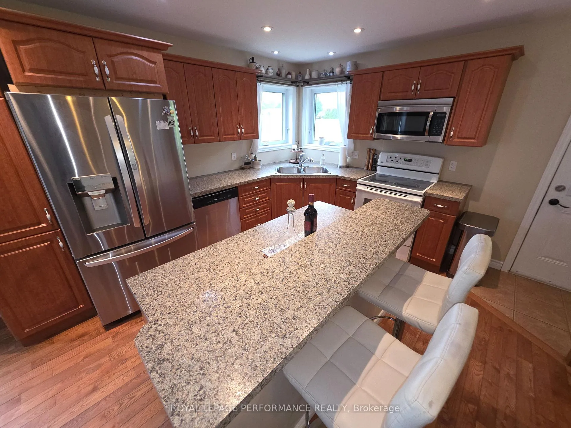 Photo 10 of 2931 McNairn Drive, Cornwall — HOMEH