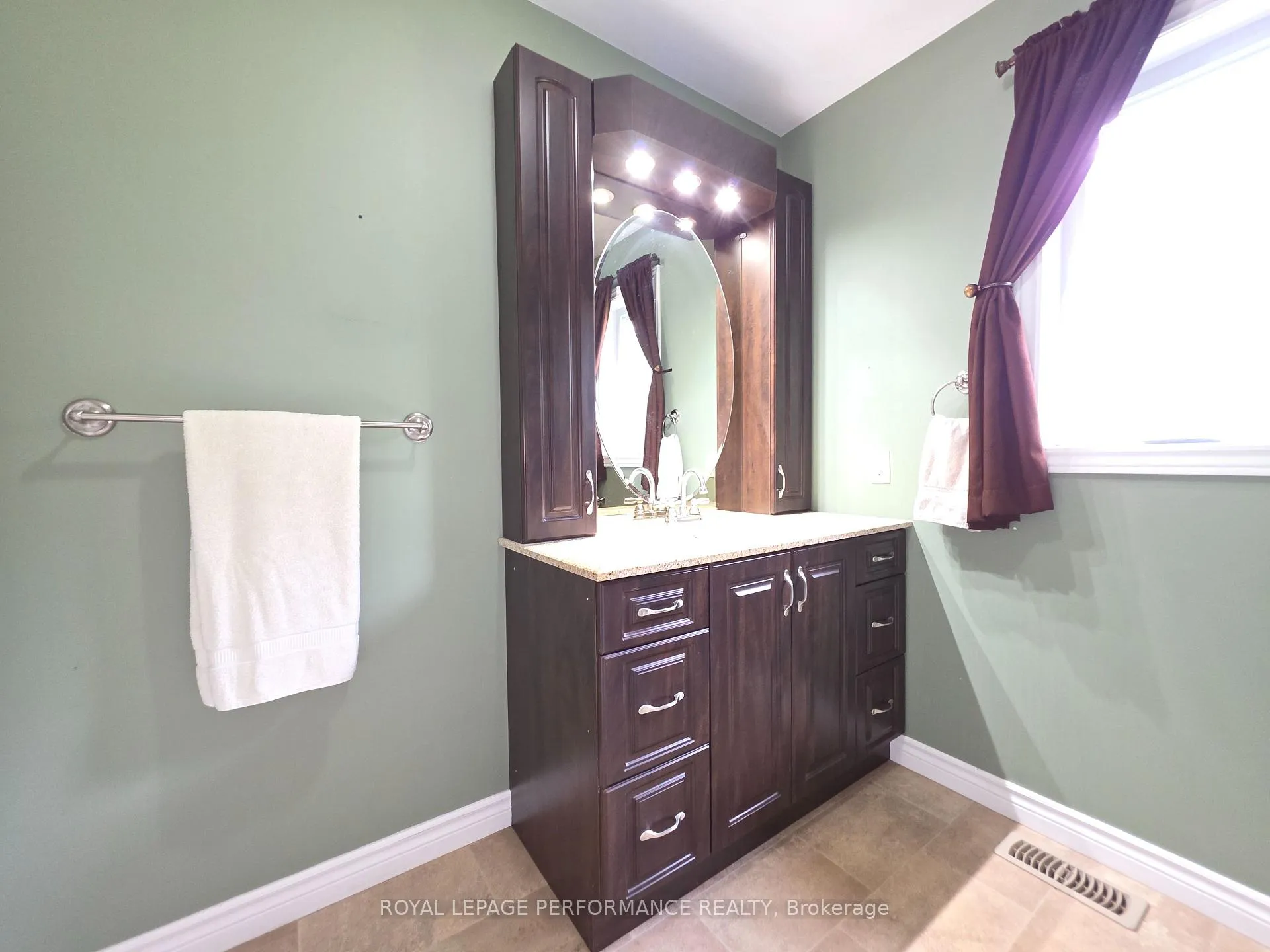 Photo 25 of 2931 McNairn Drive, Cornwall — HOMEH