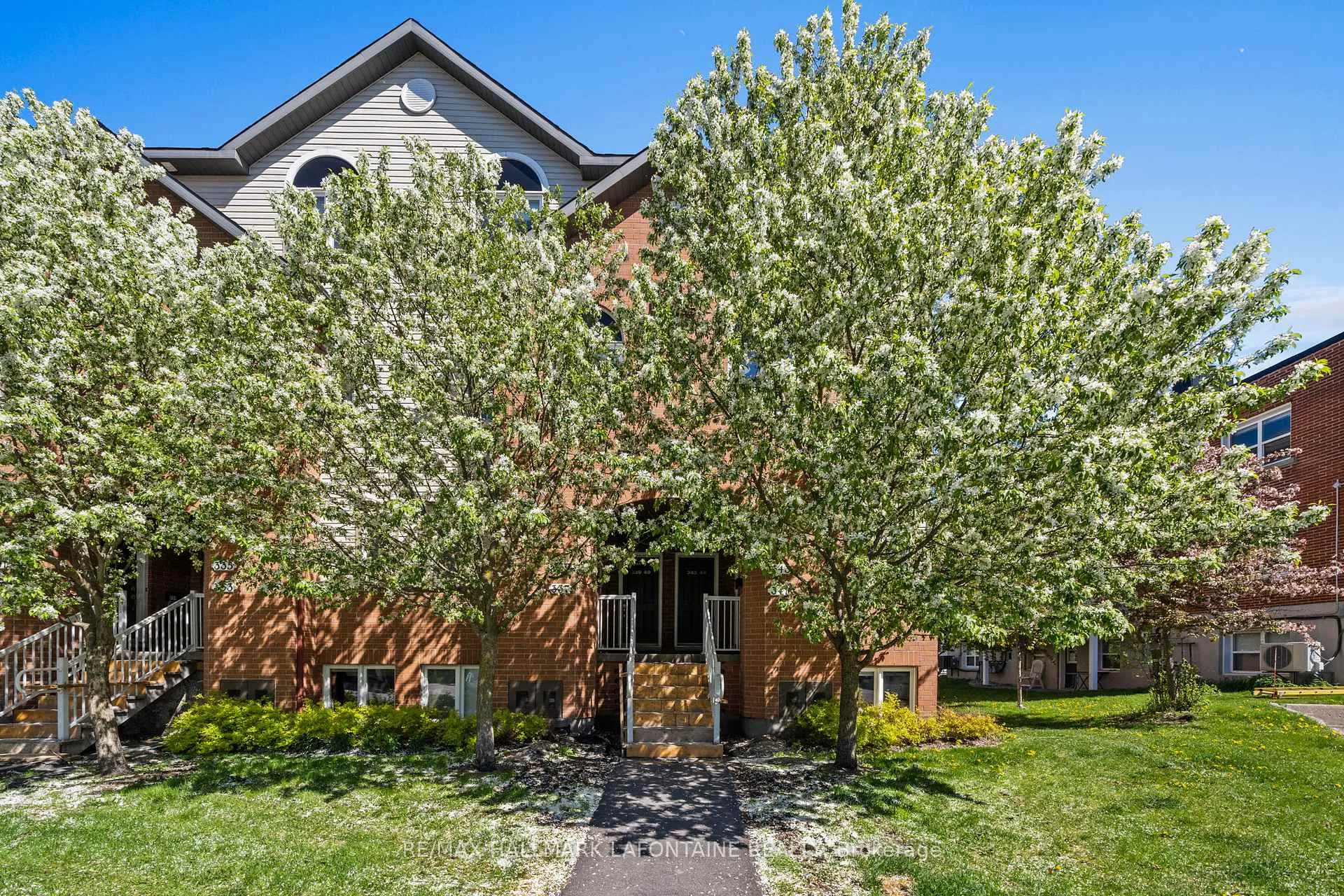 Front of Unit 343, 49 Jardin Private