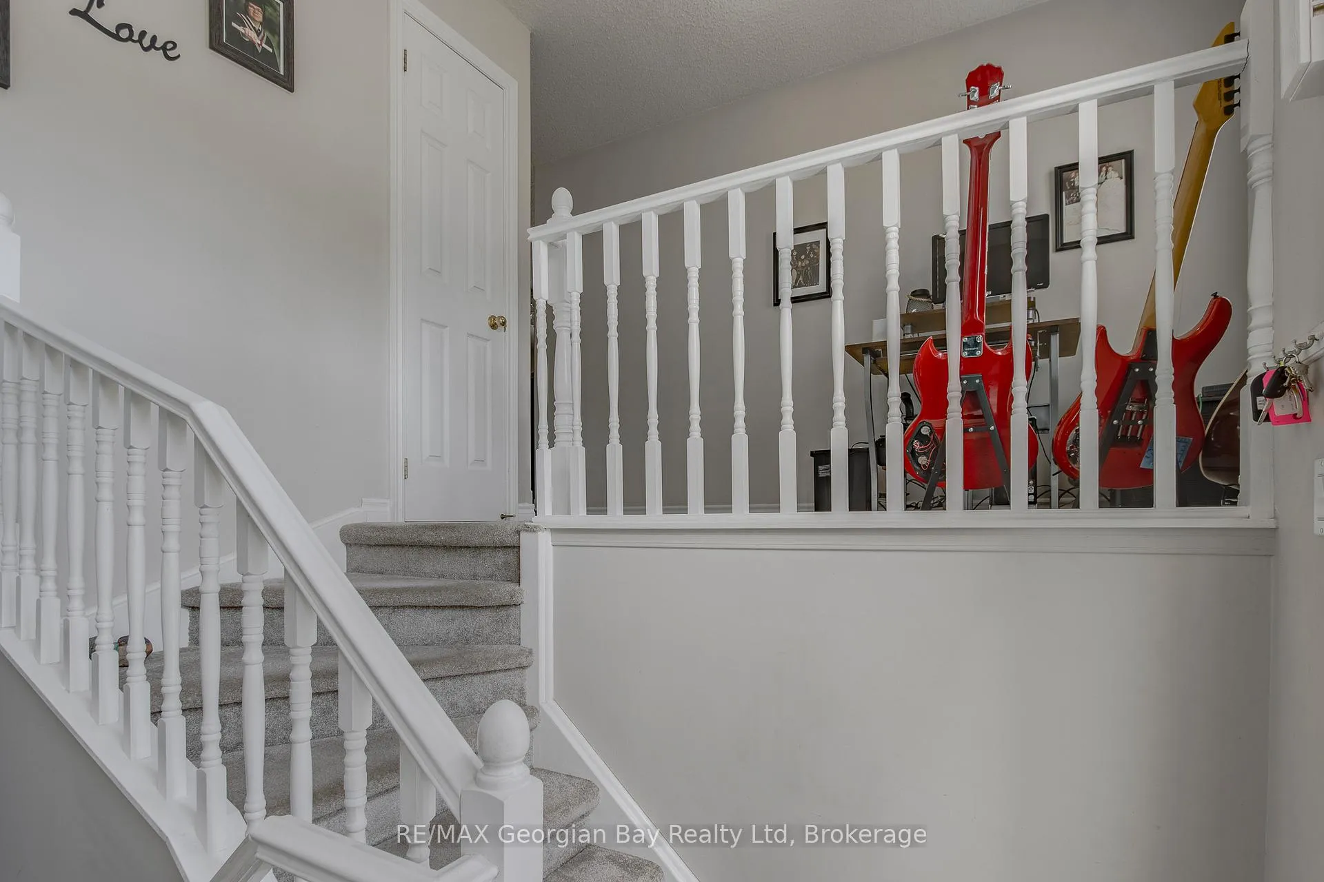 Photo 3 of 399 Irwin Street, Midland — HOMEH