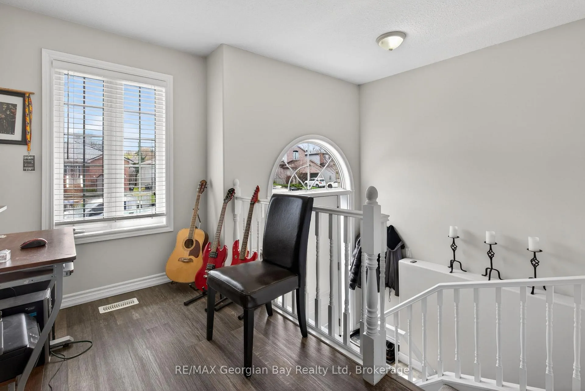 Photo 4 of 399 Irwin Street, Midland — HOMEH