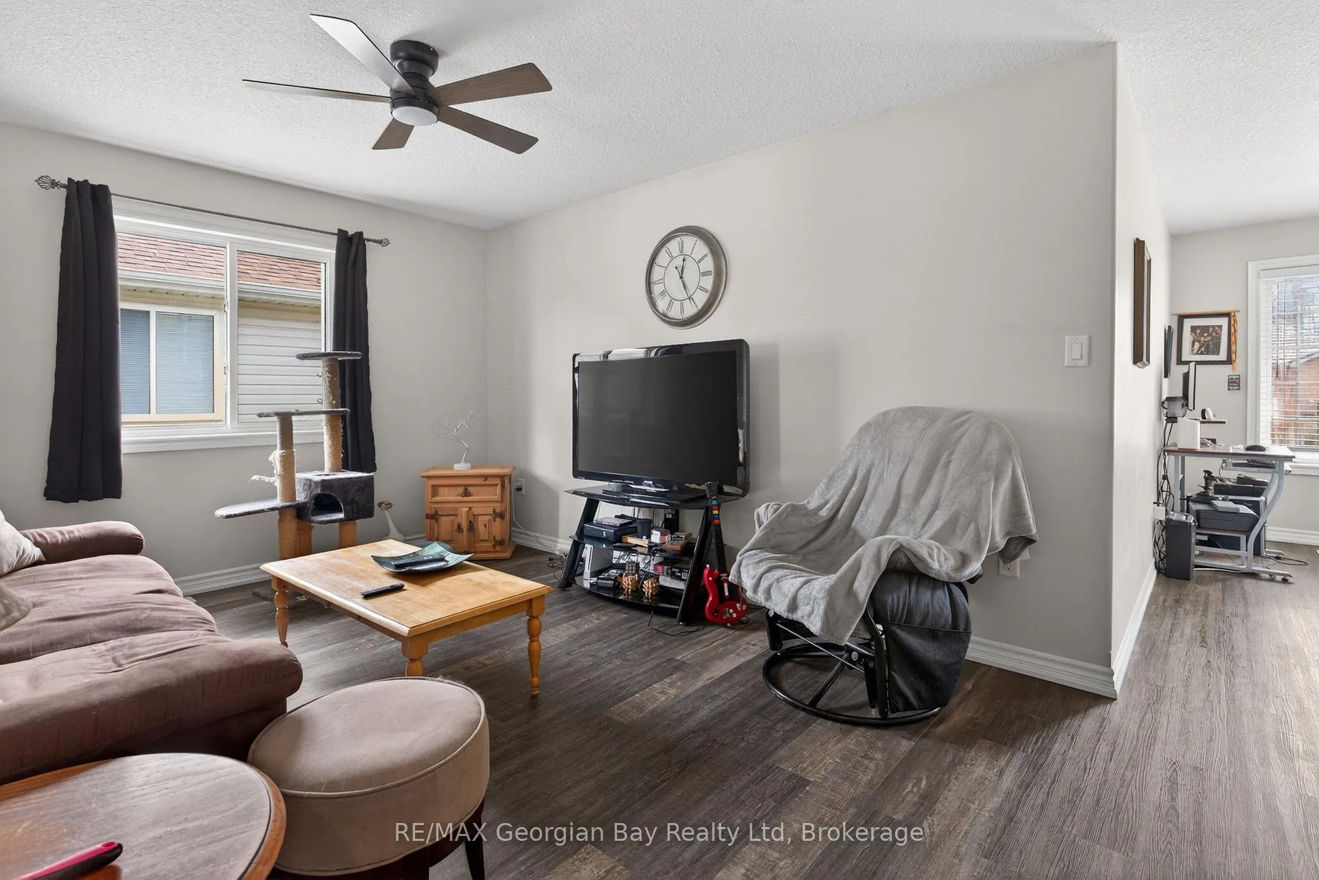 Photo 5 of 399 Irwin Street, Midland — HOMEH