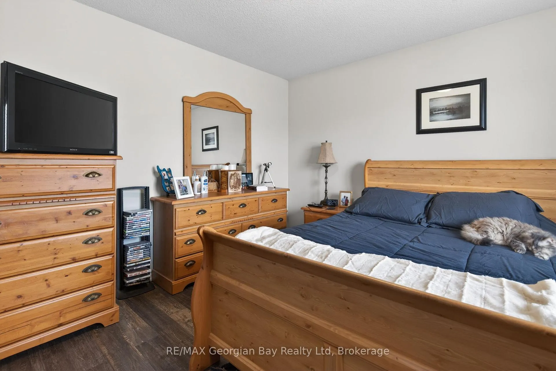 Photo 10 of 399 Irwin Street, Midland — HOMEH