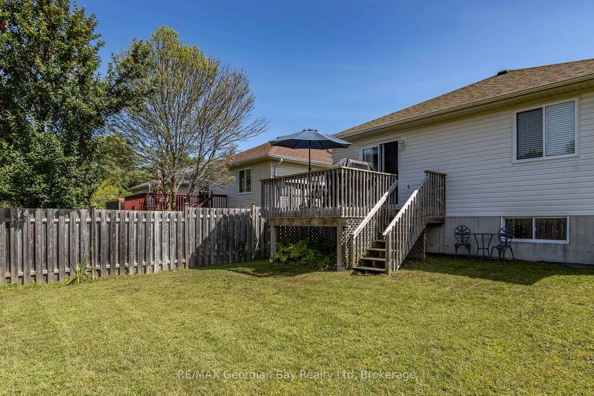 Photo 17 of 399 Irwin Street, Midland — HOMEH