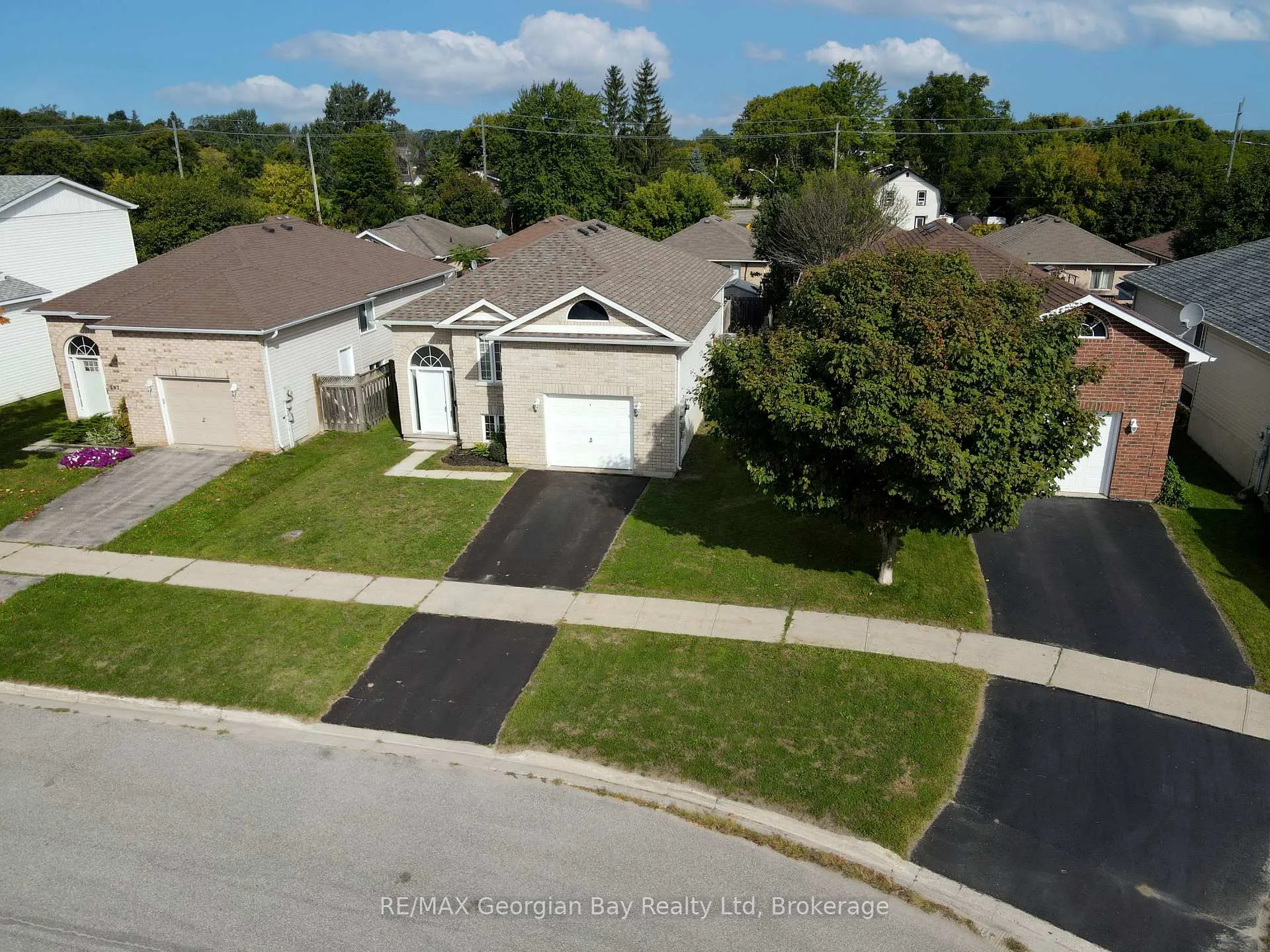 Photo 21 of 399 Irwin Street, Midland — HOMEH