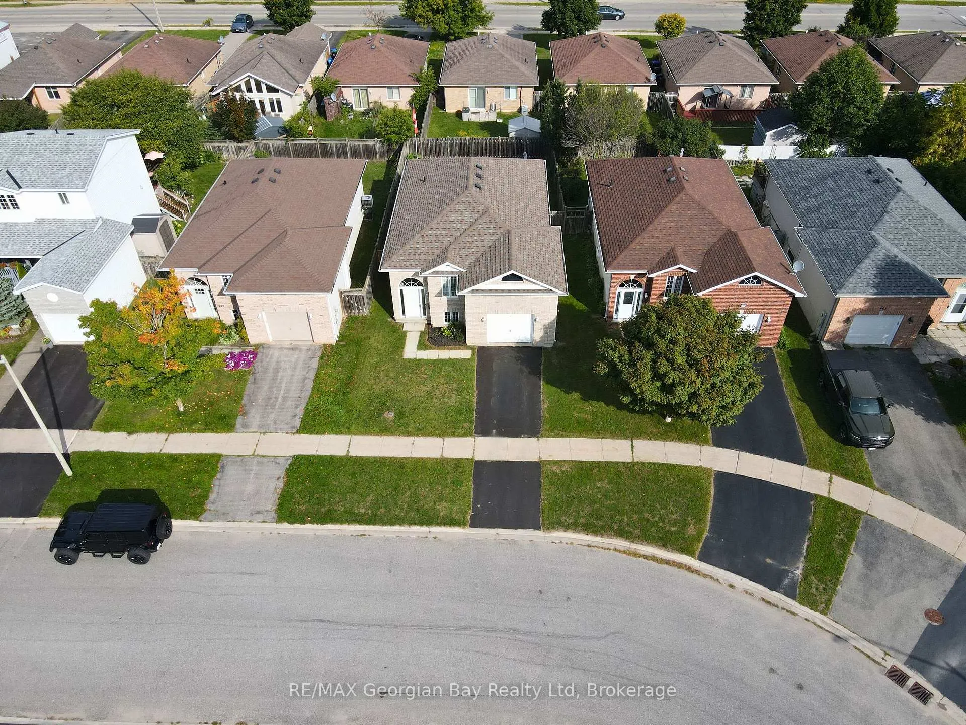 Photo 24 of 399 Irwin Street, Midland — HOMEH