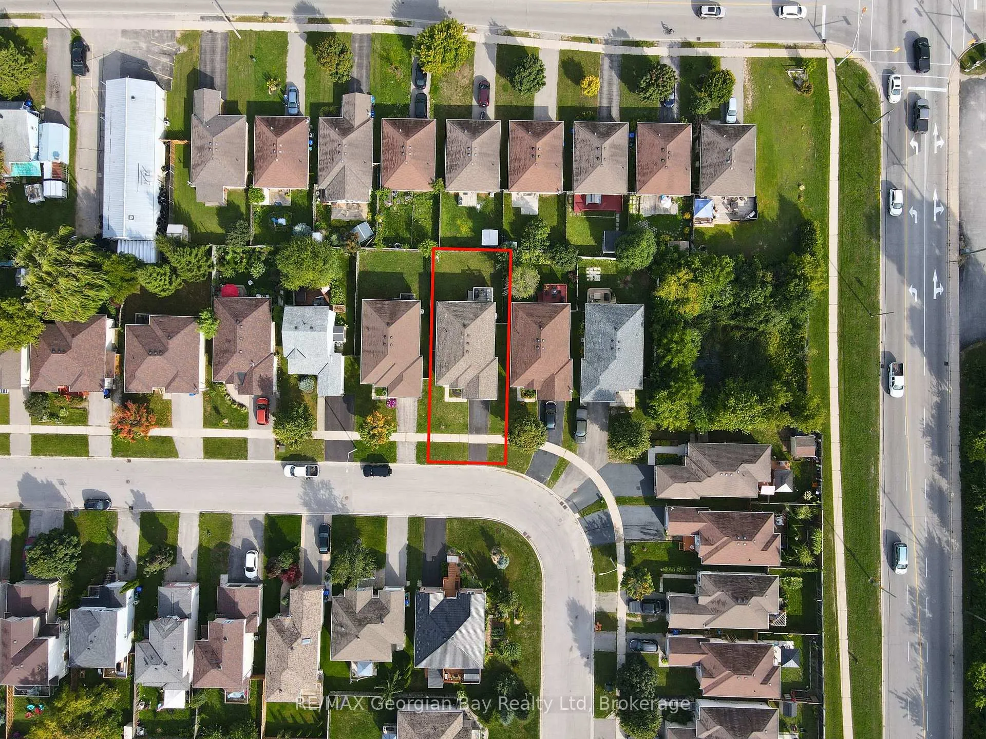 Photo 26 of 399 Irwin Street, Midland — HOMEH
