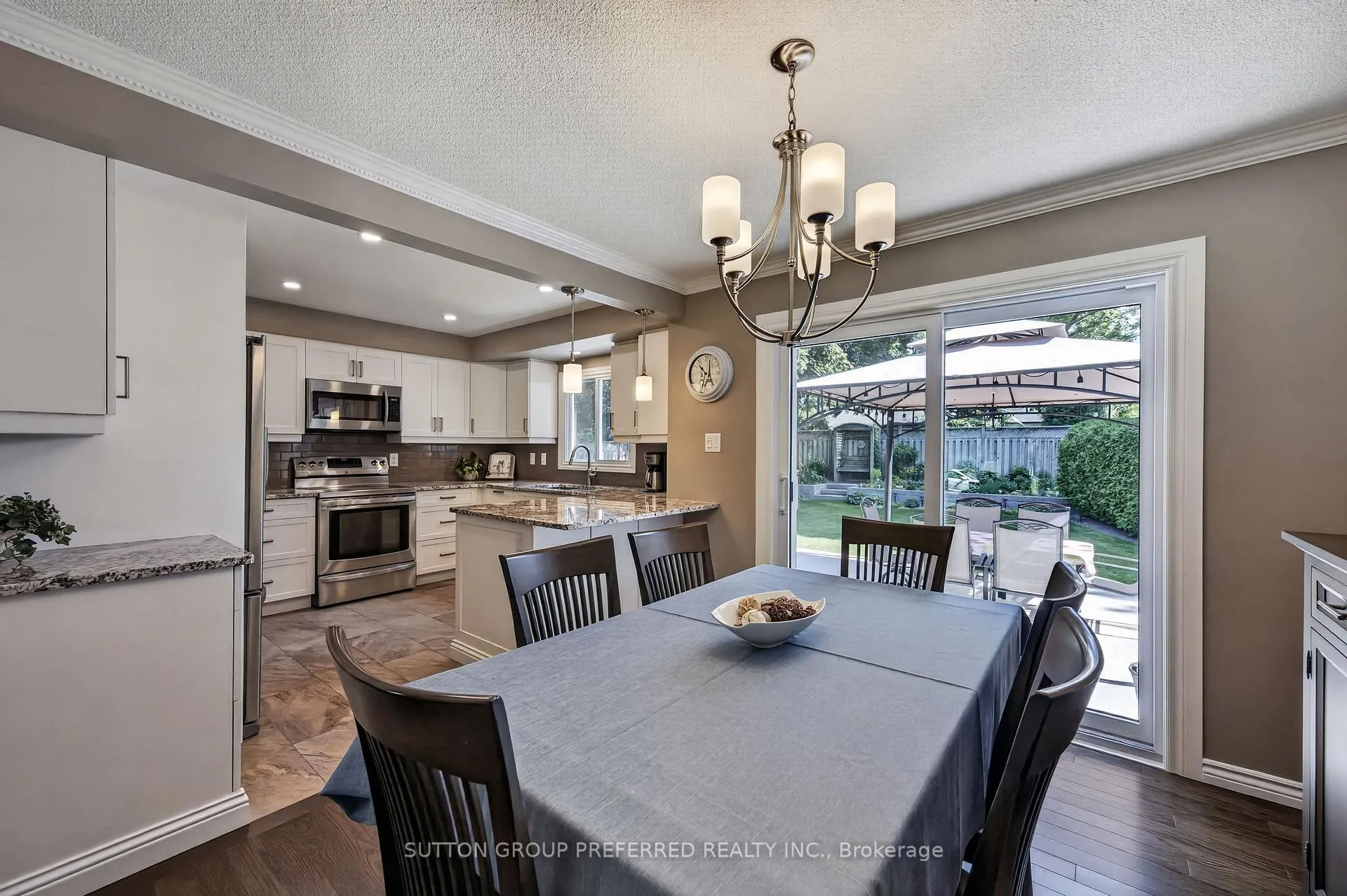 Photo 13 of 647 Glengyle Crescent, London, North H — HOMEH