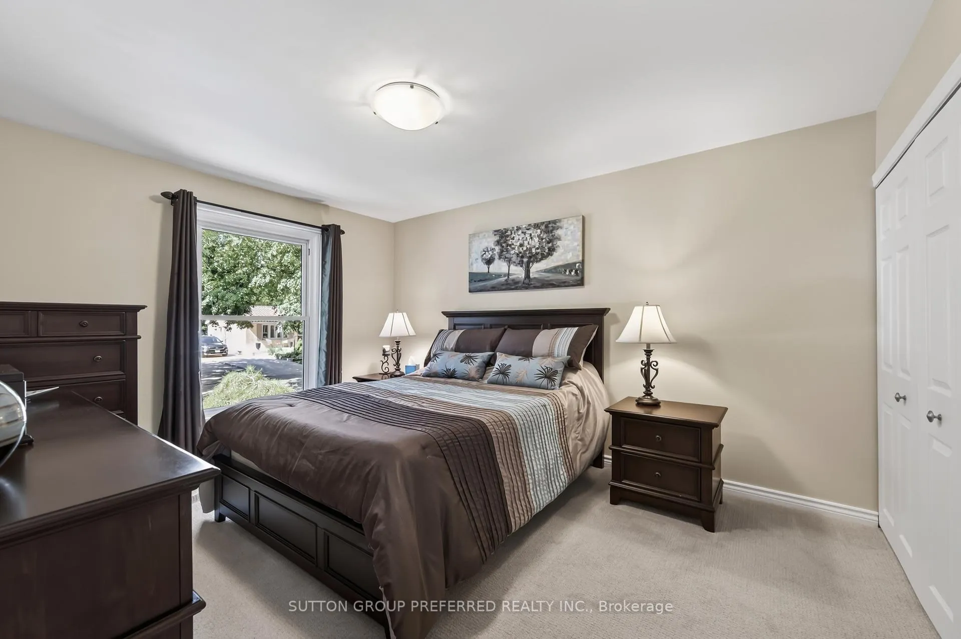 Photo 15 of 647 Glengyle Crescent, London, North H — HOMEH