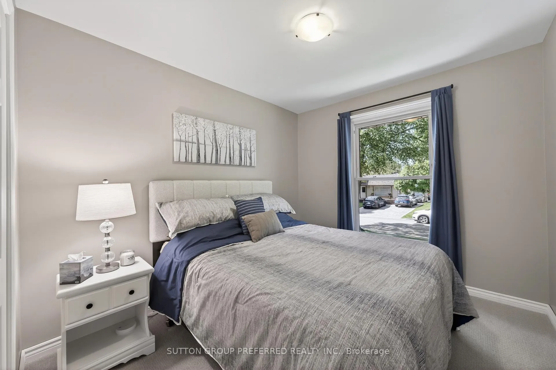 Photo 19 of 647 Glengyle Crescent, London, North H — HOMEH