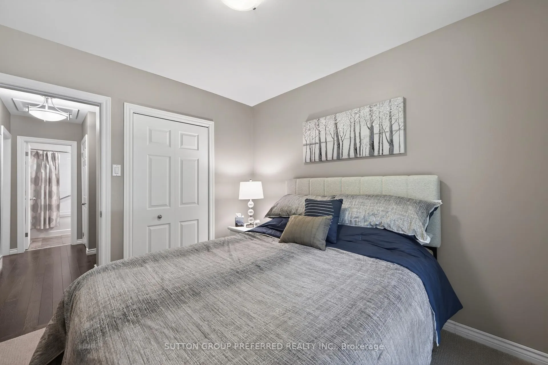 Photo 20 of 647 Glengyle Crescent, London, North H — HOMEH