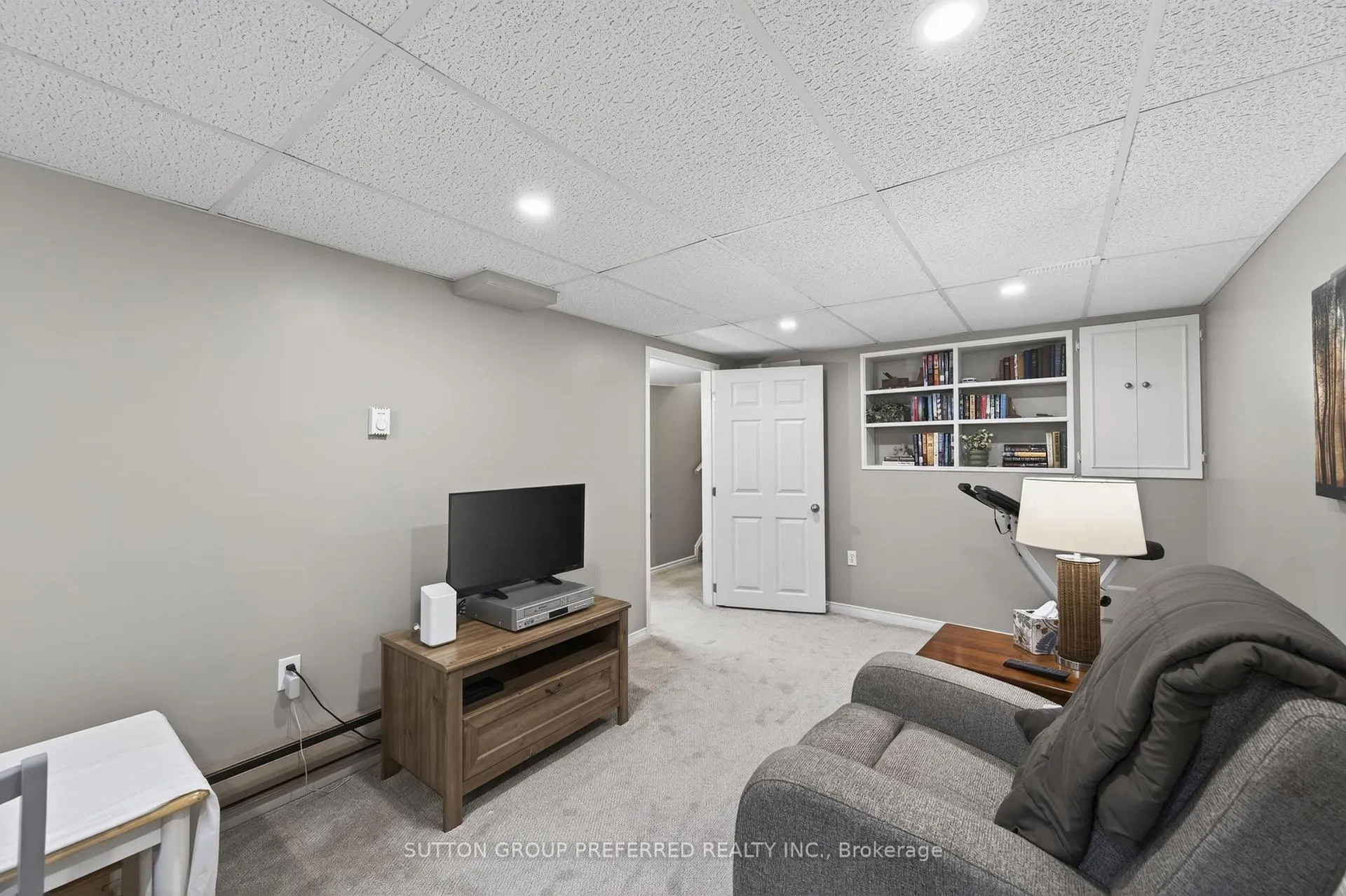 Photo 28 of 647 Glengyle Crescent, London, North H — HOMEH