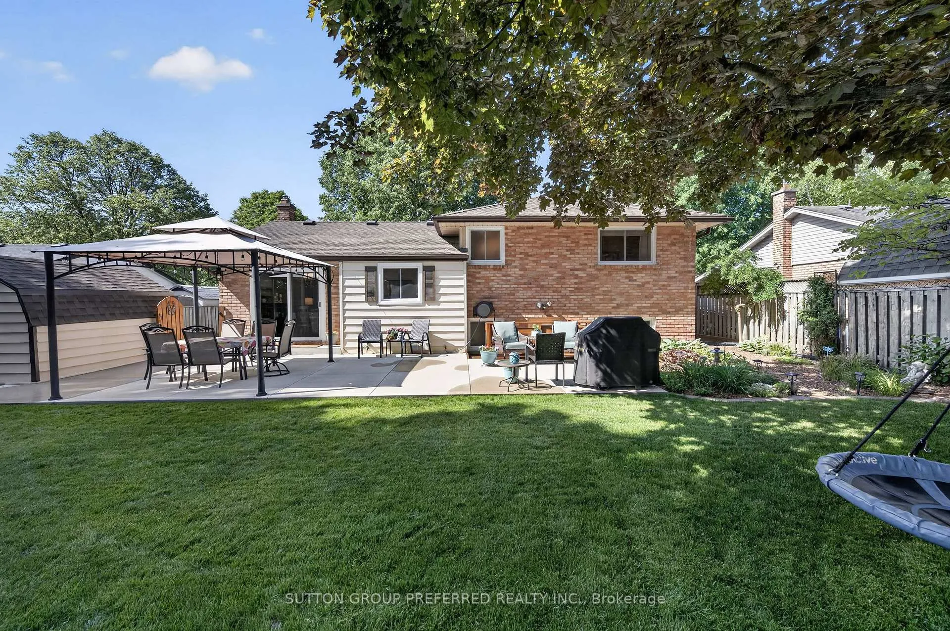 Photo 34 of 647 Glengyle Crescent, London, North H — HOMEH
