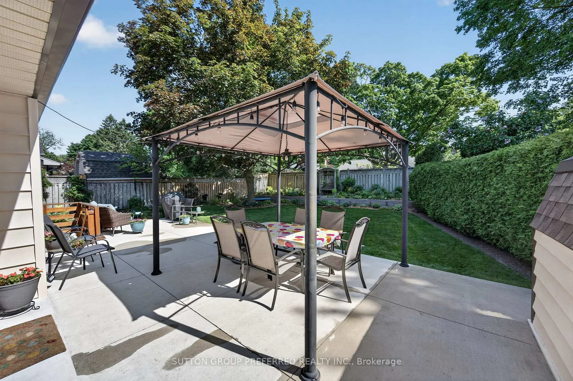 Photo 36 of 647 Glengyle Crescent, London, North H — HOMEH
