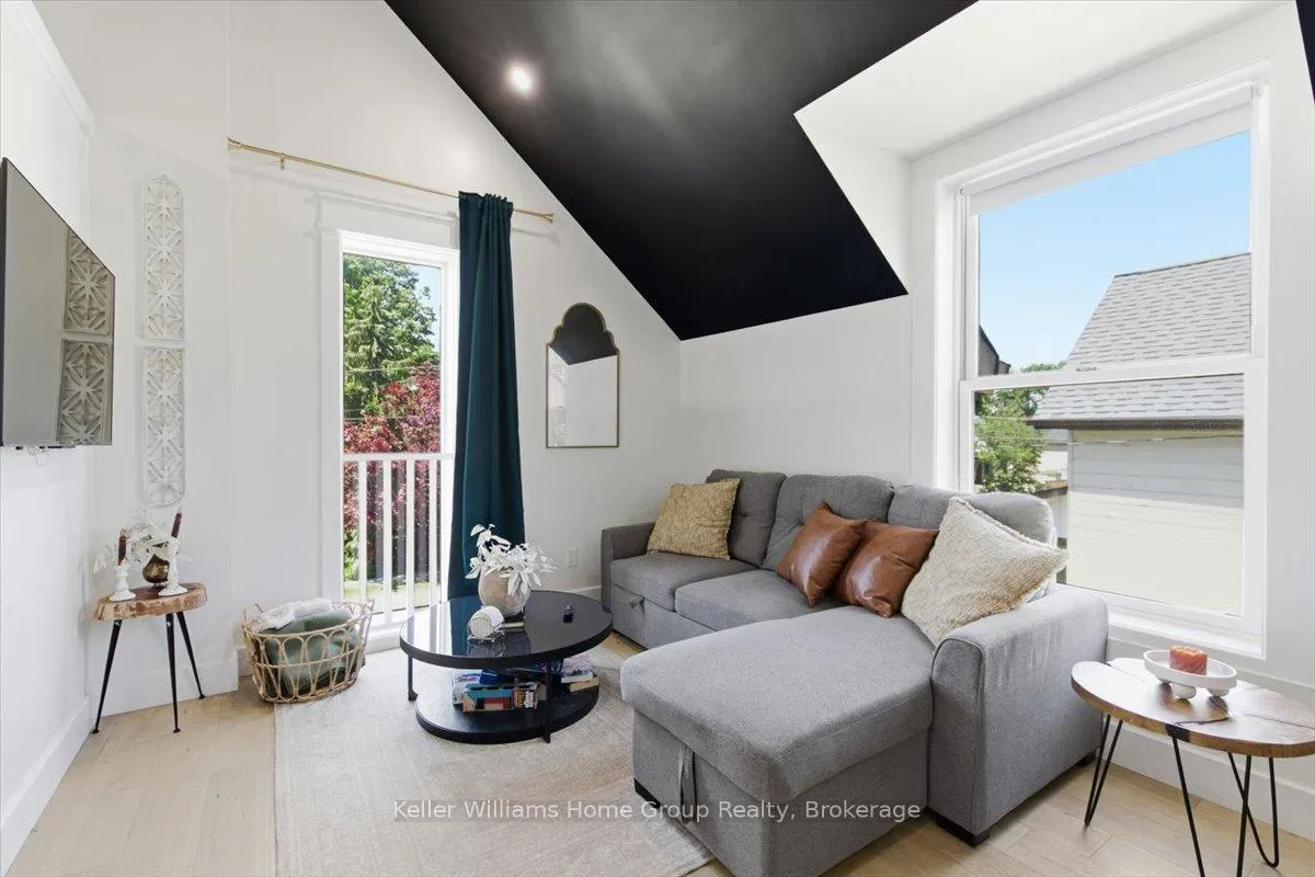 Photo 4 of 161 David Street, Kitchener, Victoria Park — HOMEH