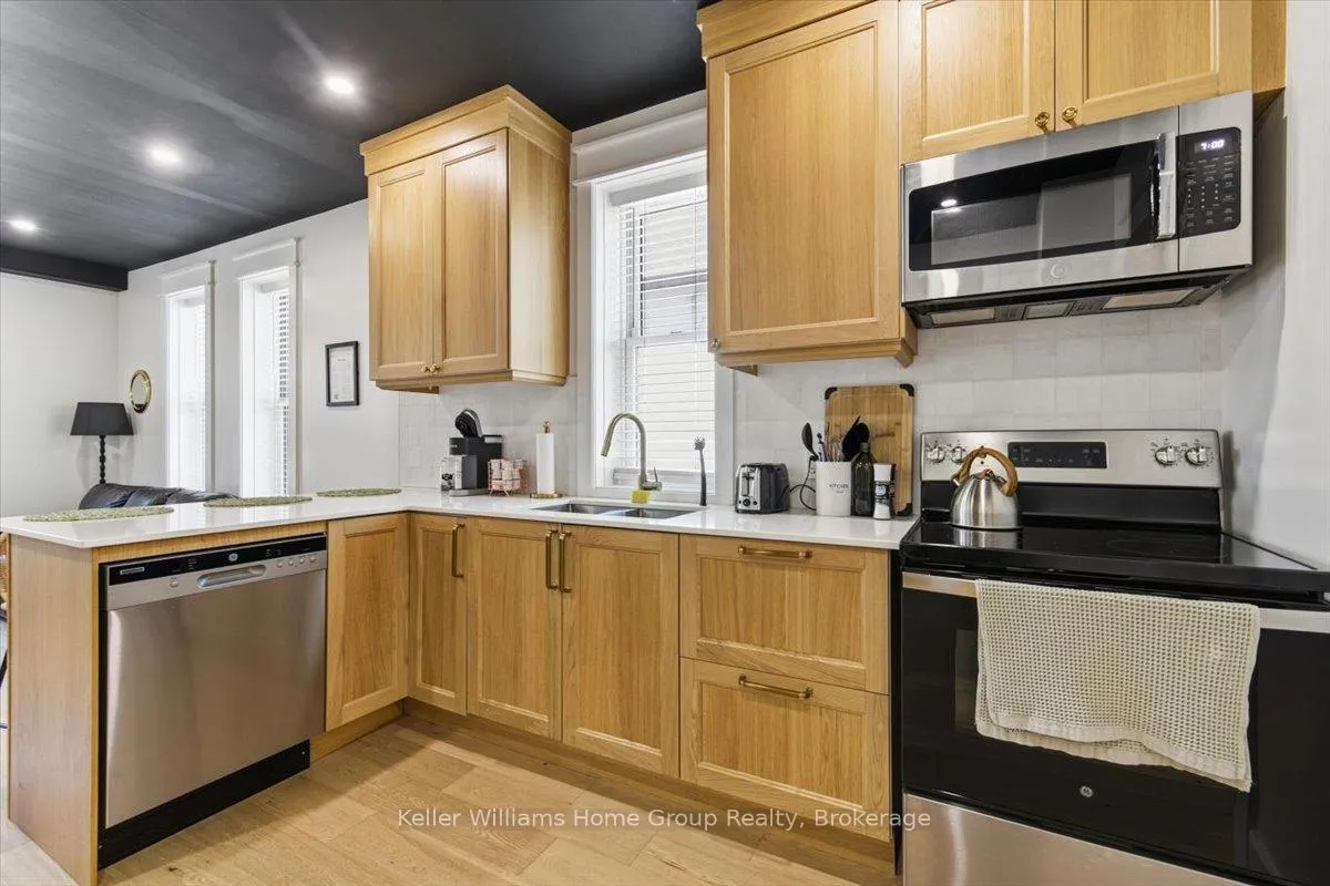 Photo 33 of 161 David Street, Kitchener, Victoria Park — HOMEH
