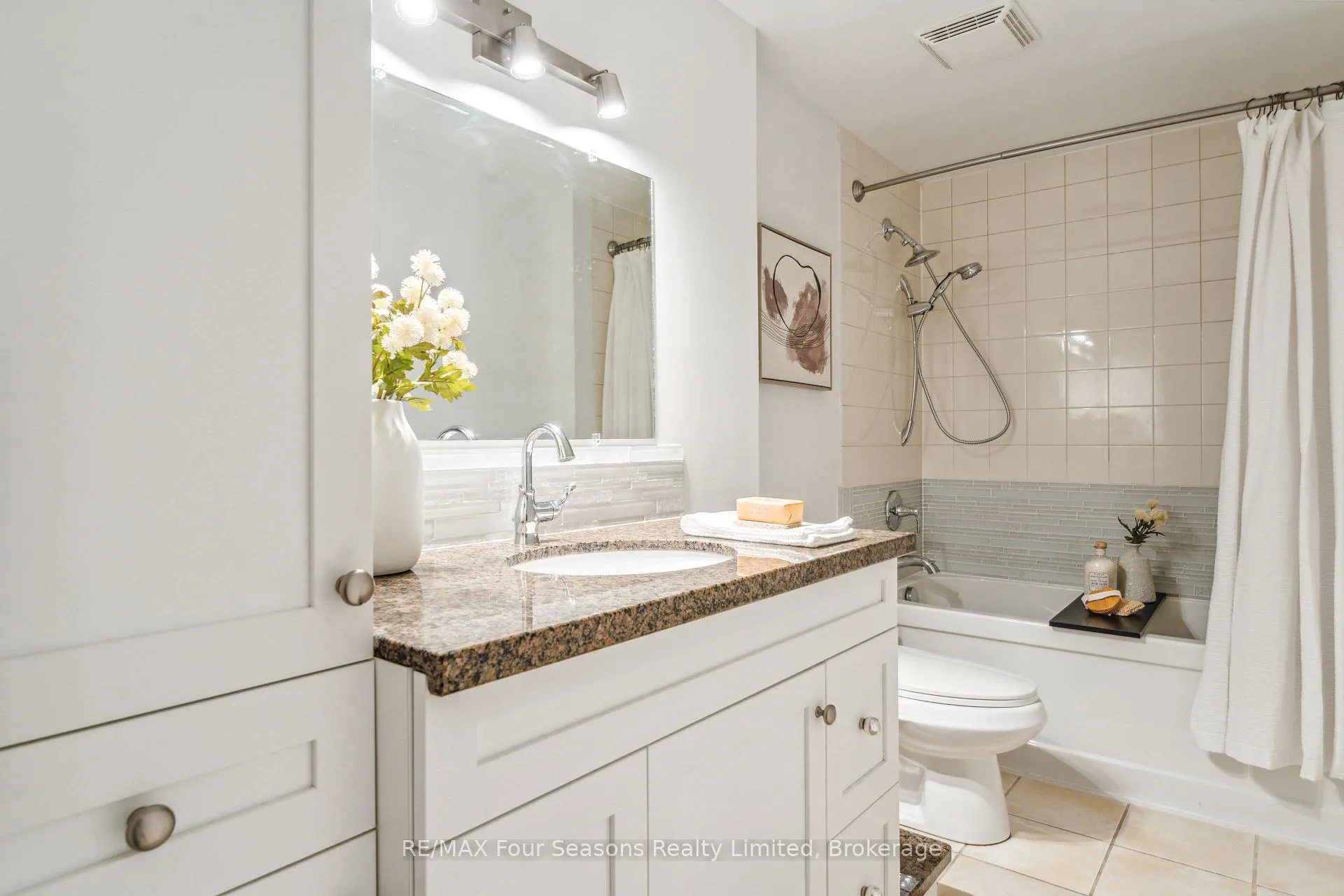 Photo 13 of Unit 7, 44 Trott Boulevard, Collingwood — HOMEH