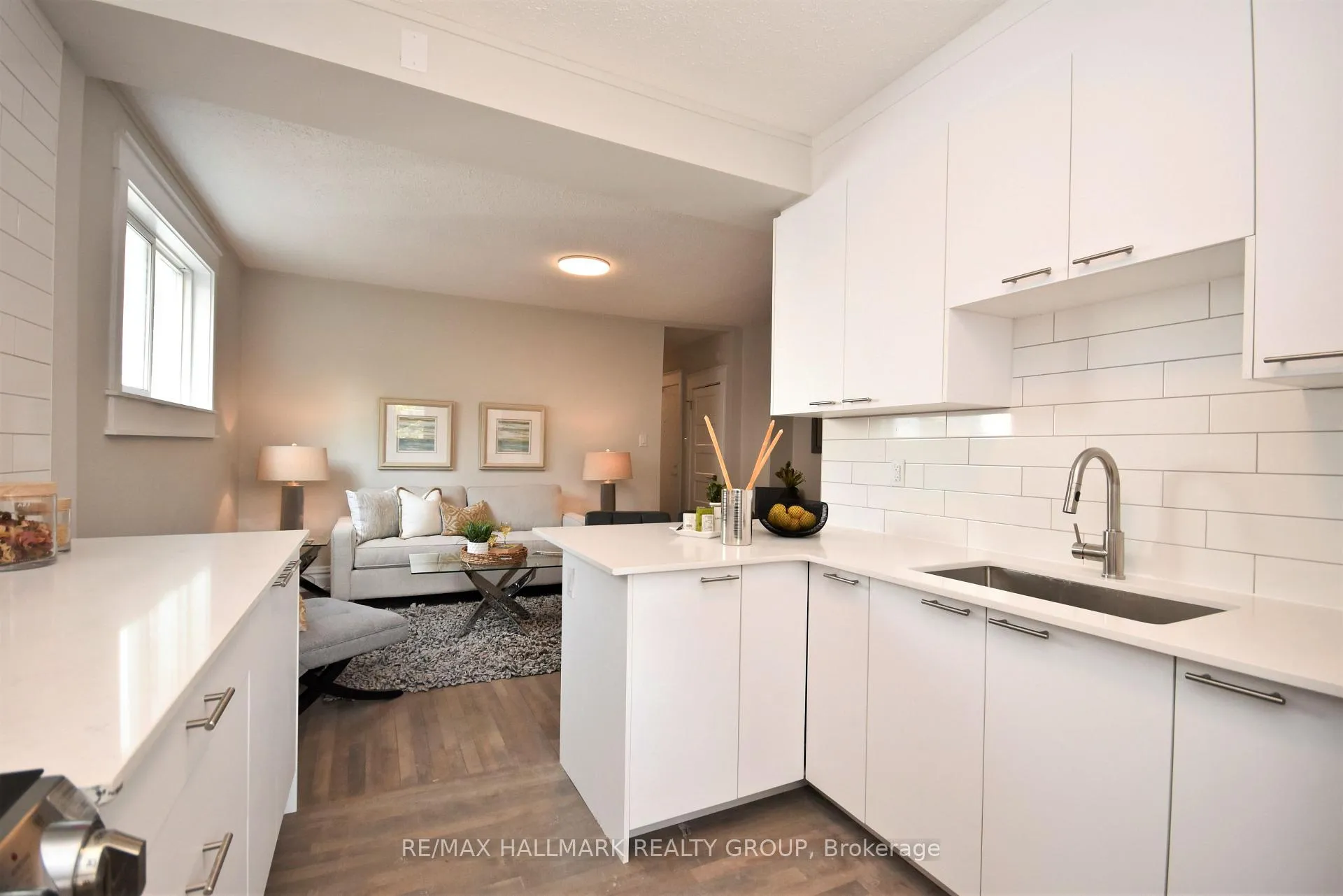 Photo 16 of Unit 2, 375 MacKay Street, Ottawa, Lindenlea — HOMEH