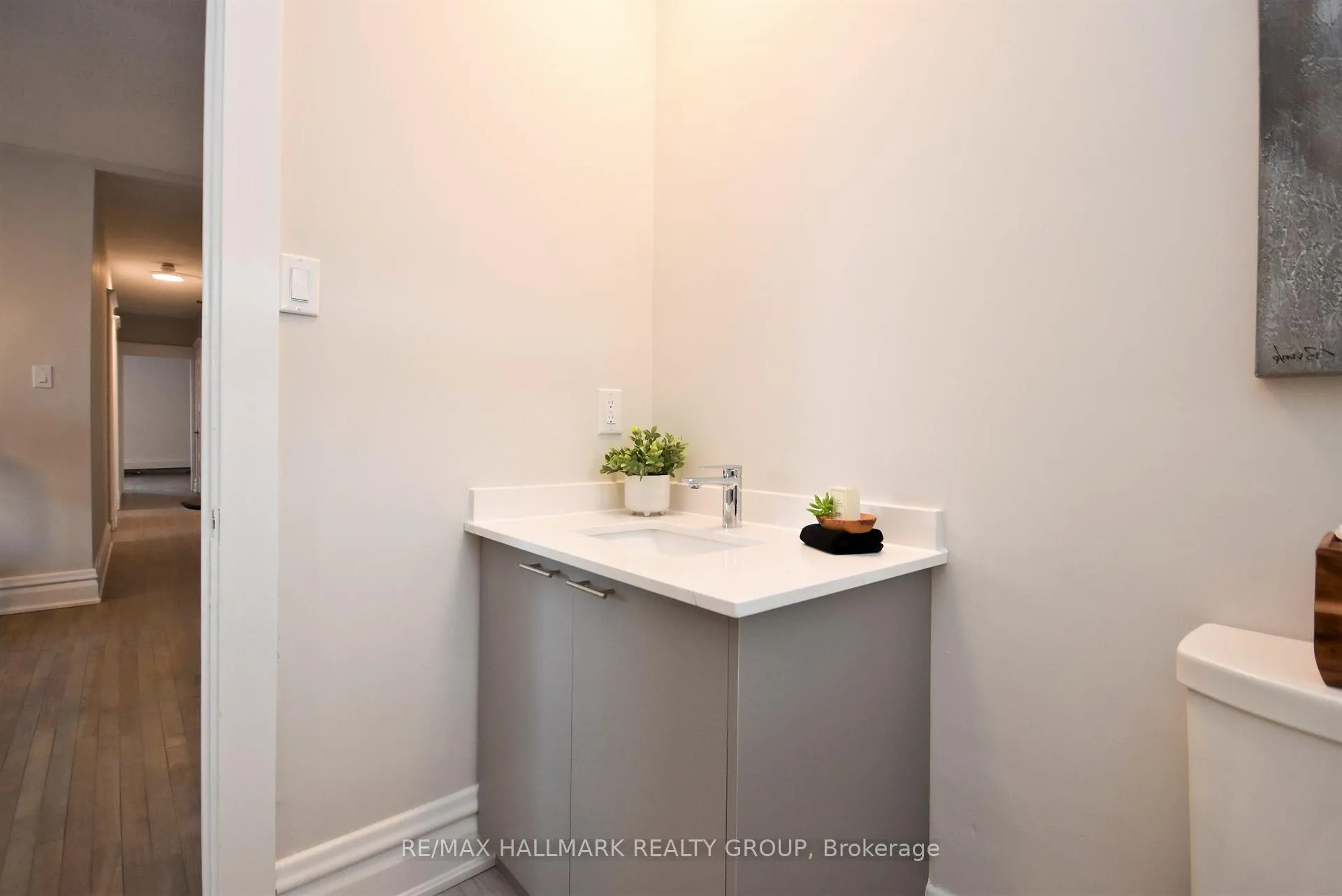Photo 21 of Unit 2, 375 MacKay Street, Ottawa, Lindenlea — HOMEH