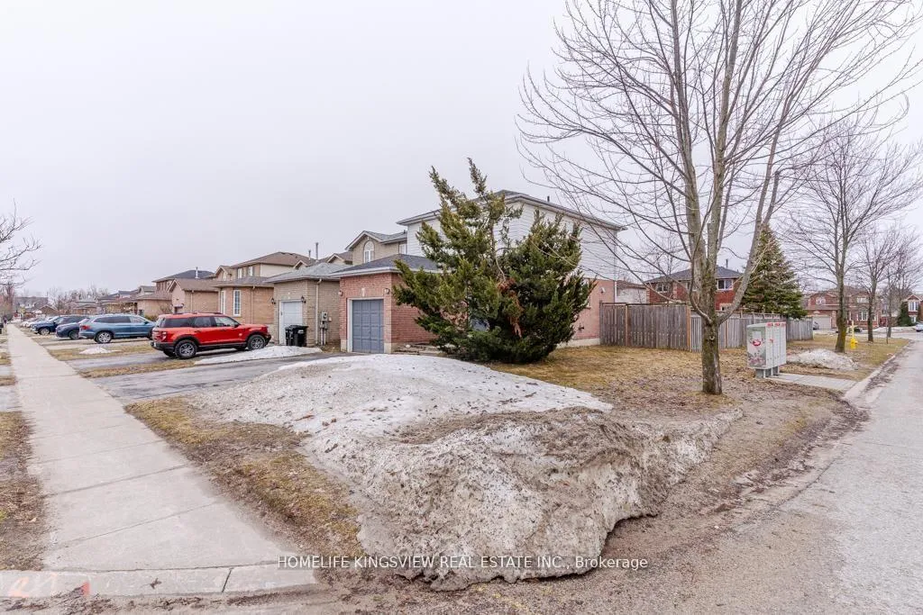 Photo 3 of 1 Charleson Drive, Barrie, Holly — HOMEH