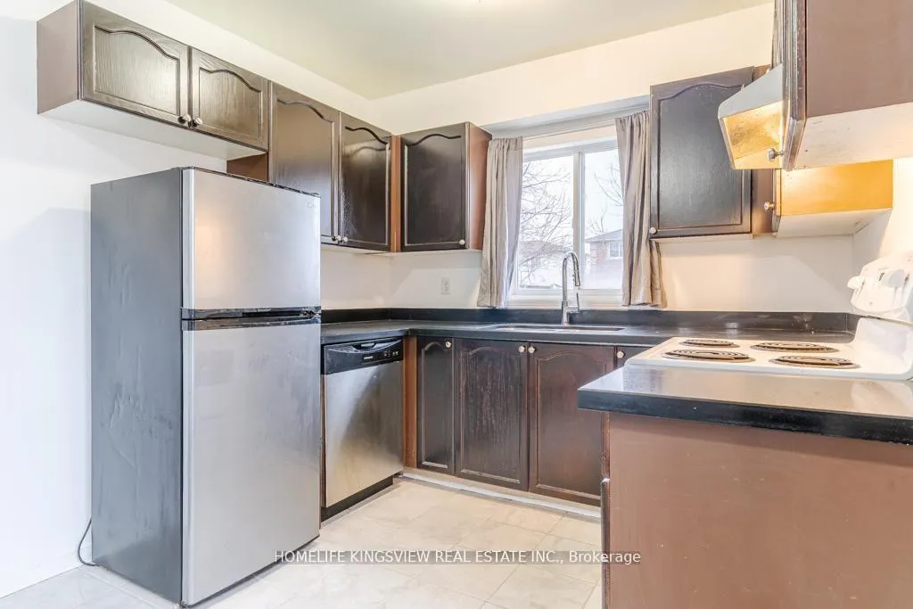 Photo 4 of 1 Charleson Drive, Barrie, Holly — HOMEH