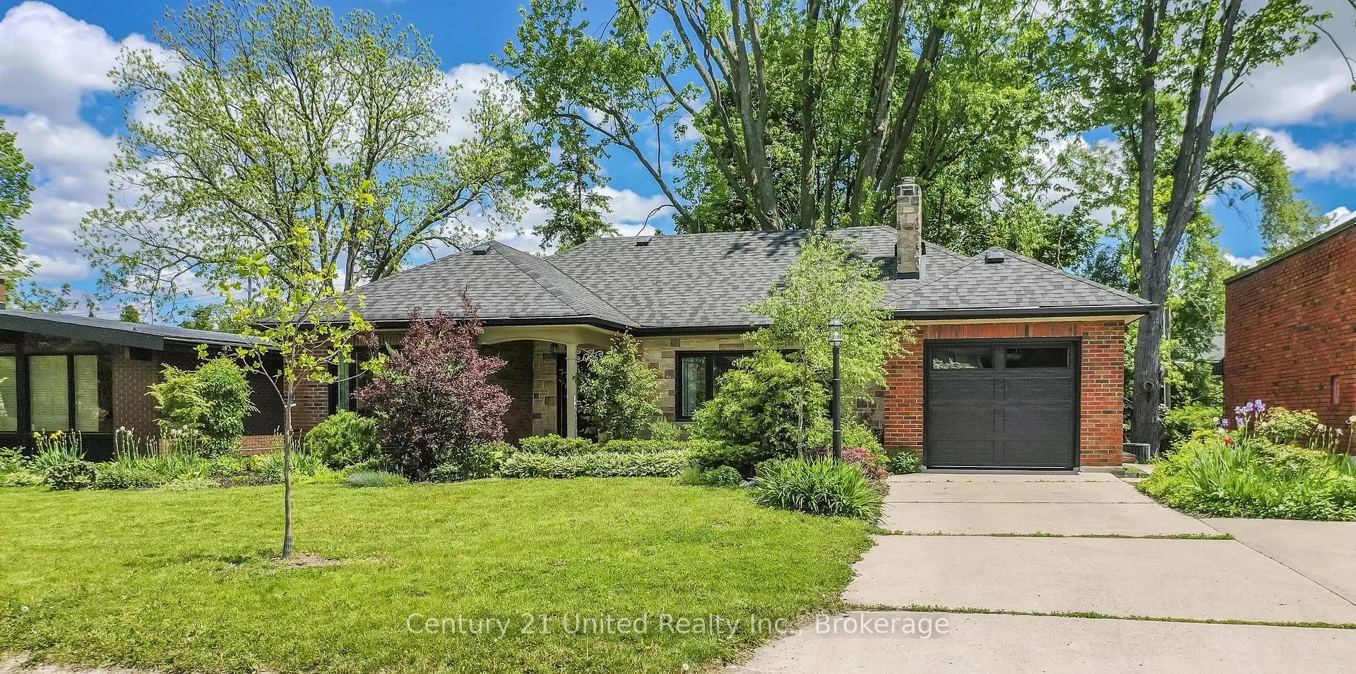 Photo 1 of 1306 Hazeldean Avenue, Peterborough, Monaghan Ward 2 — HOMEH